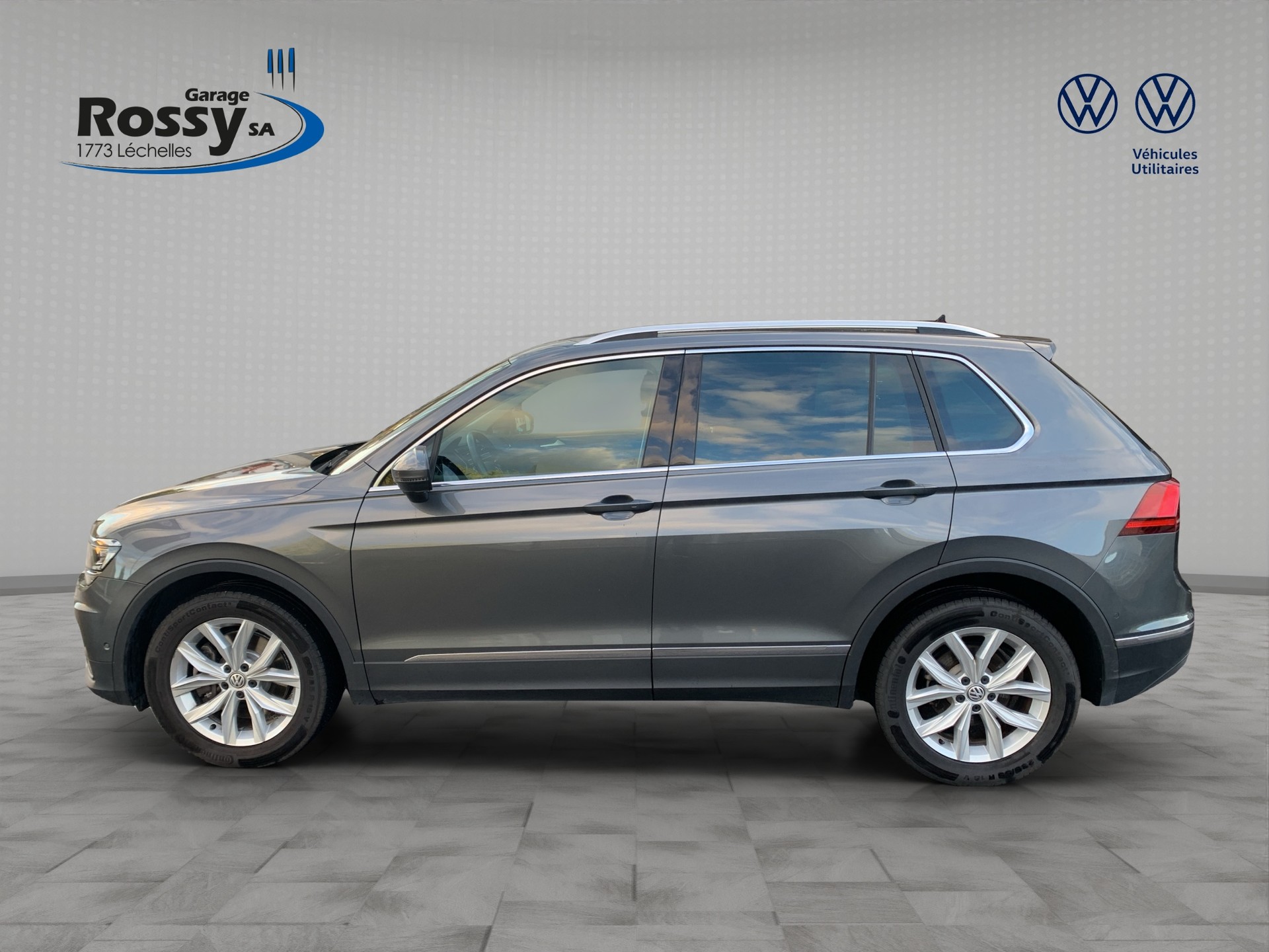 VW Tiguan 2.0TSI Highline 4Motion DSG-showroom-element-2
