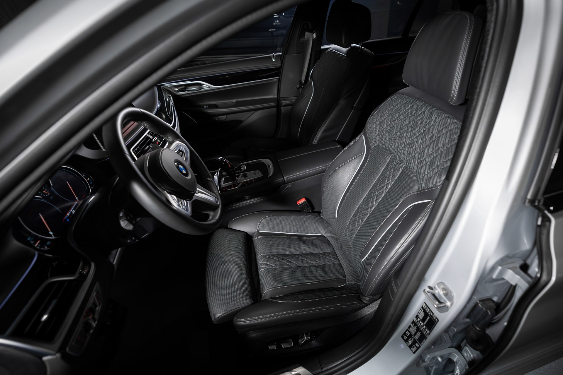 BMW 740d xDrive Steptronic-image-13