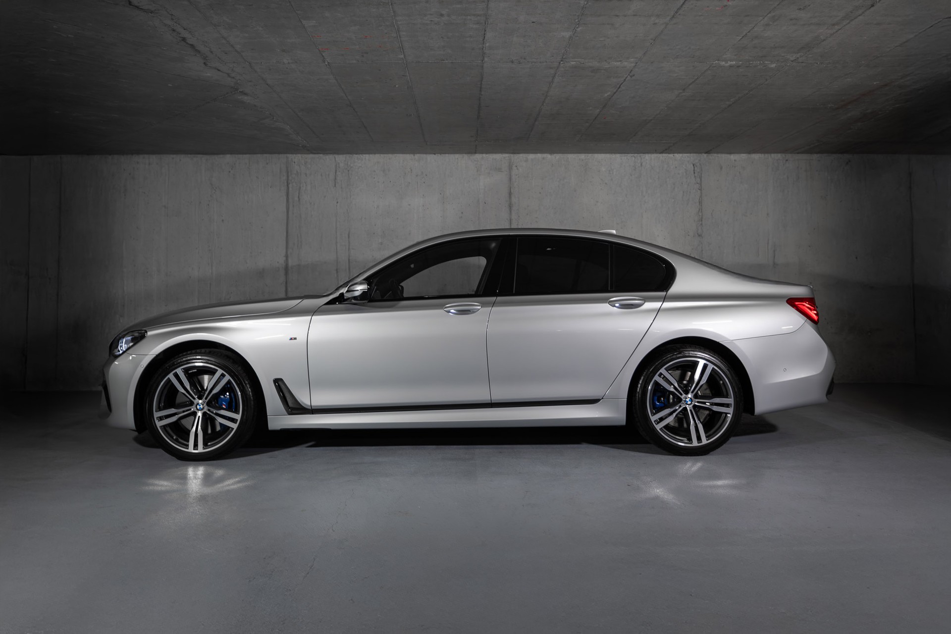 BMW 740d xDrive Steptronic-image-1