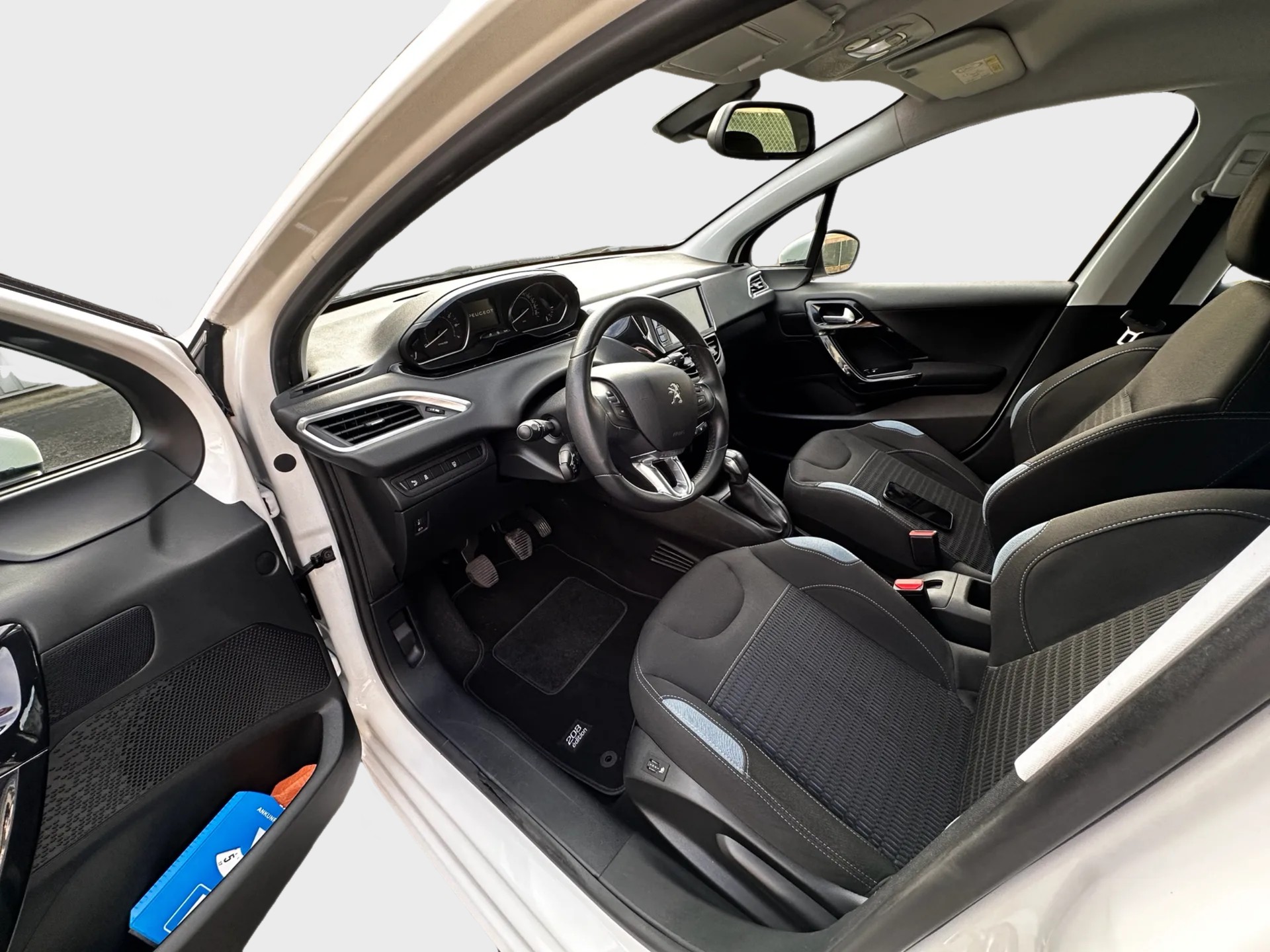 PEUGEOT 208 1.6 VTI Allure-image-3