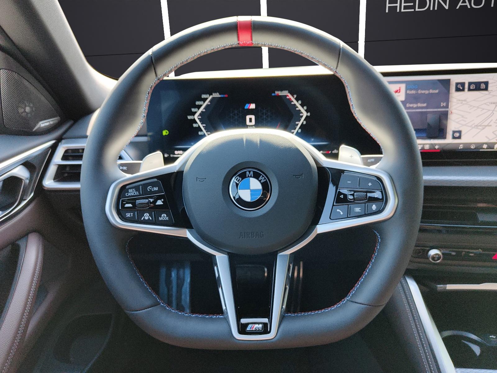 BMW M440i xDrive Cabrio-image-8
