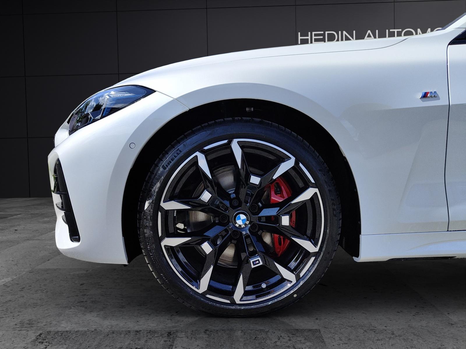BMW M440i xDrive Cabrio-image-5