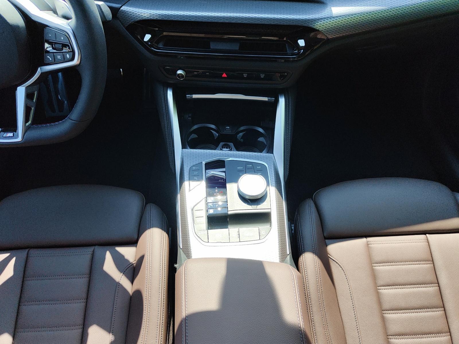 BMW M440i xDrive Cabrio-image-29