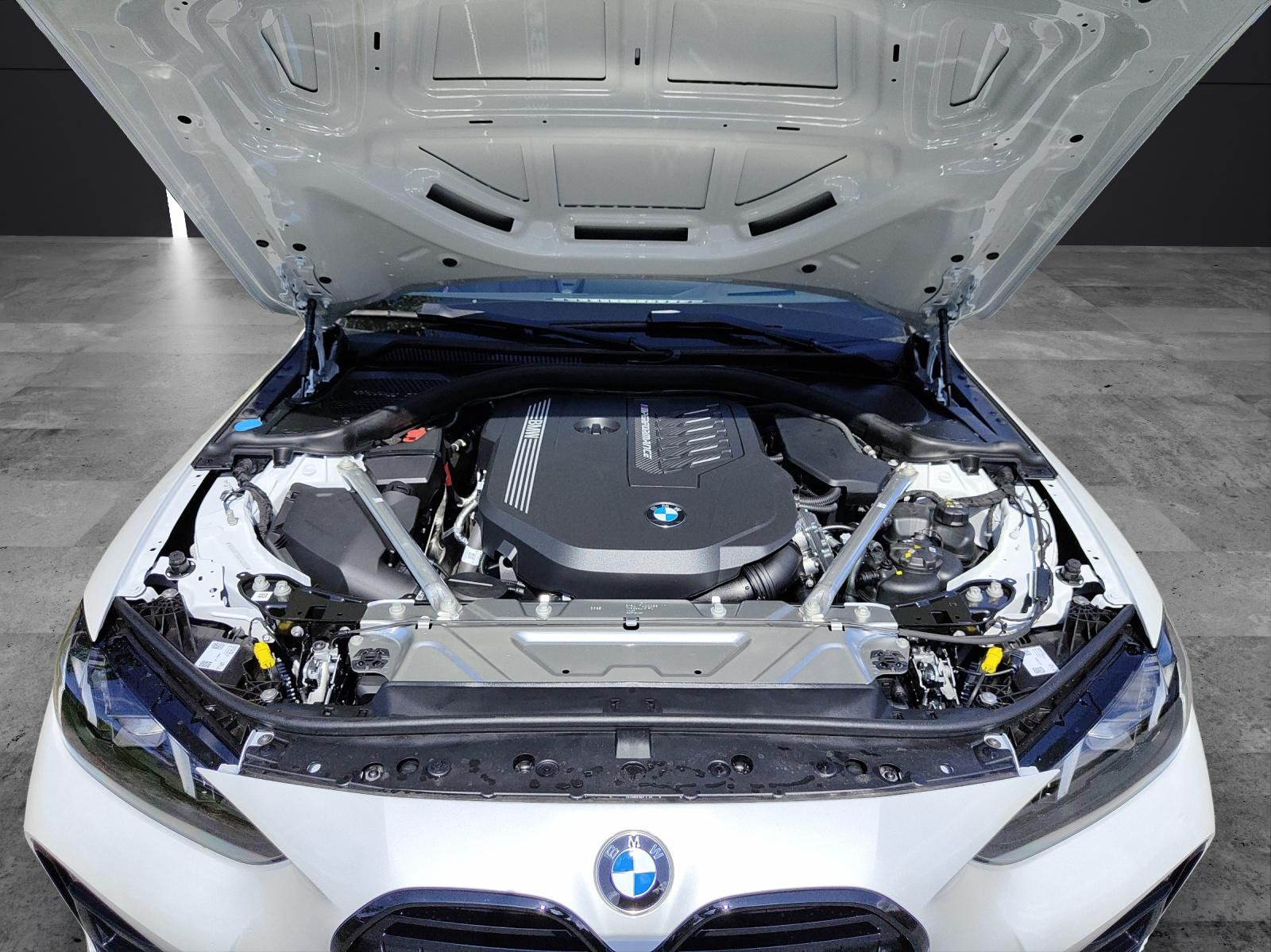 BMW M440i xDrive Cabrio-image-18