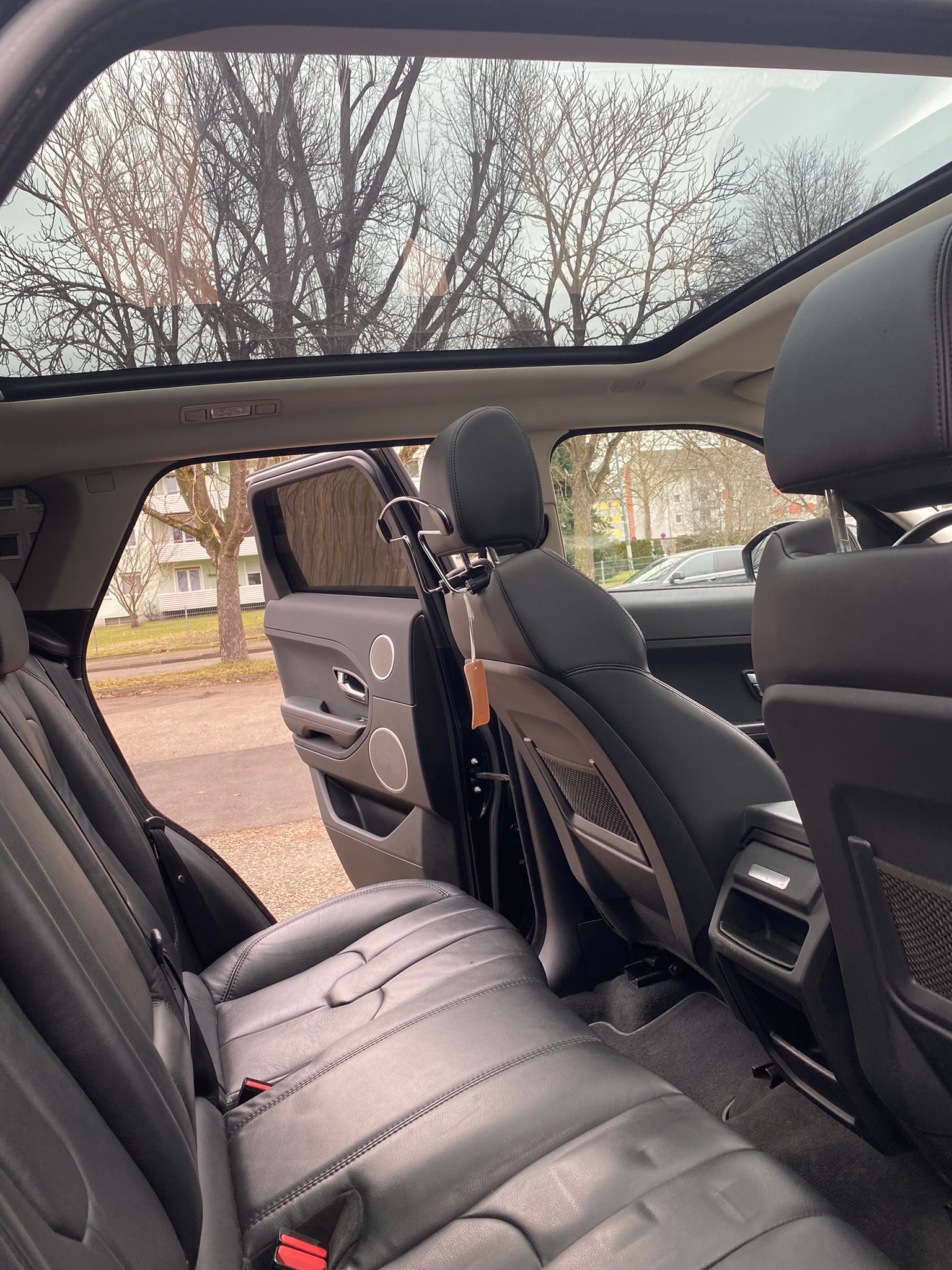 LAND ROVER Range Rover Evoque 2.2 SD4 Pure AT9-image-11