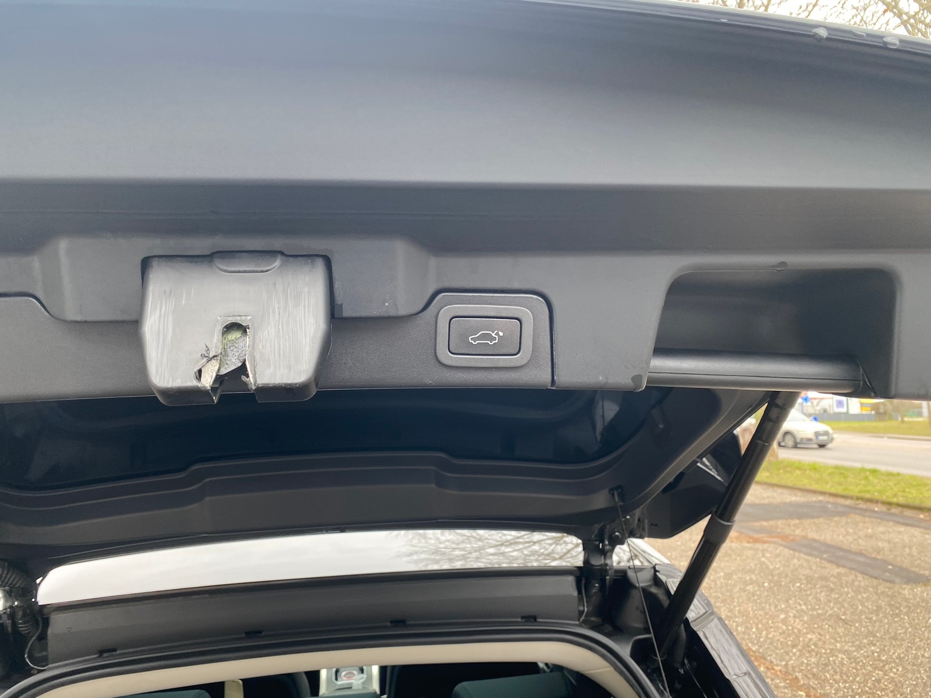 LAND ROVER Range Rover Evoque 2.2 SD4 Pure AT9-image-10