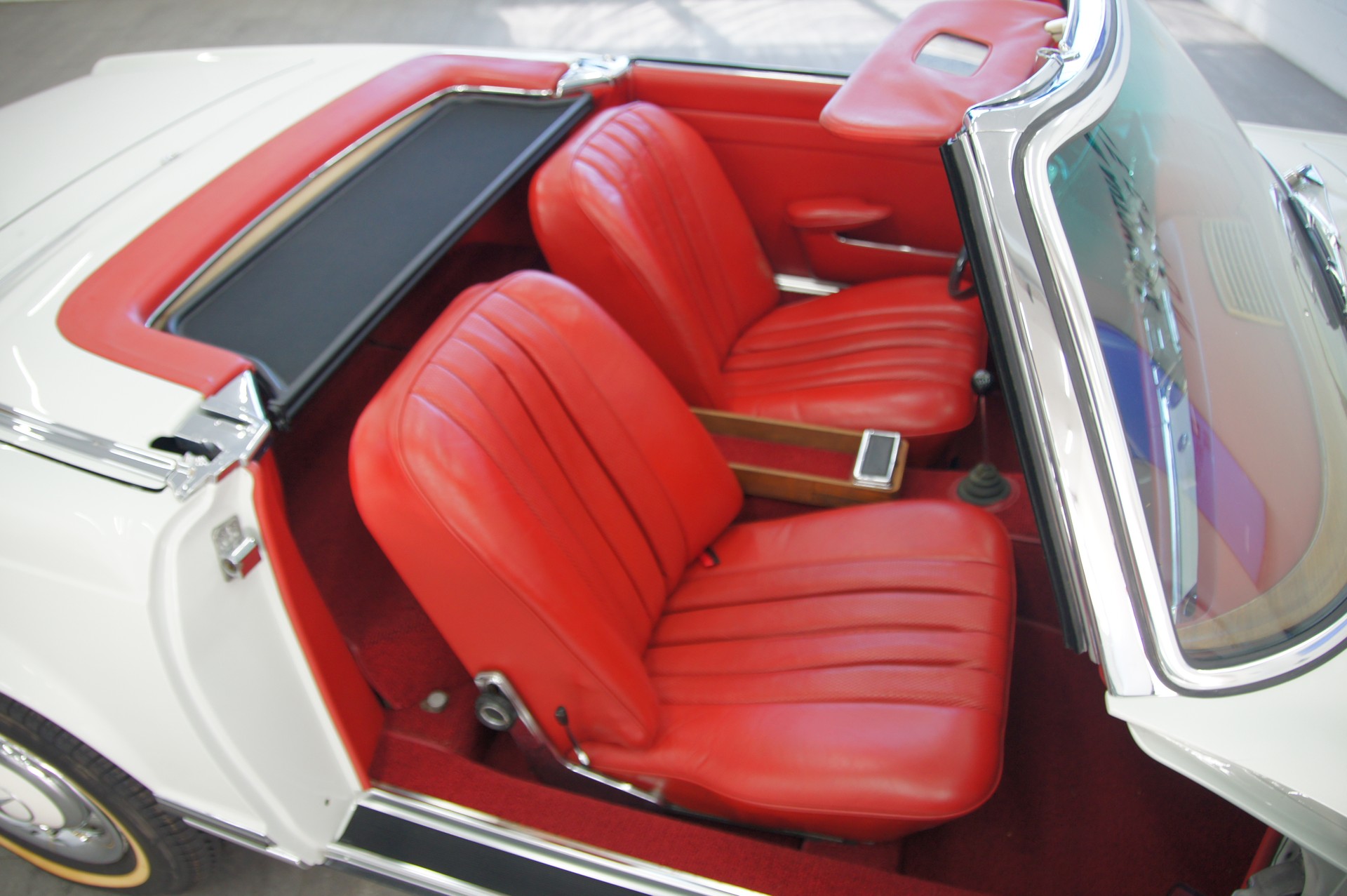 MERCEDES-BENZ SL Roadster-image-10