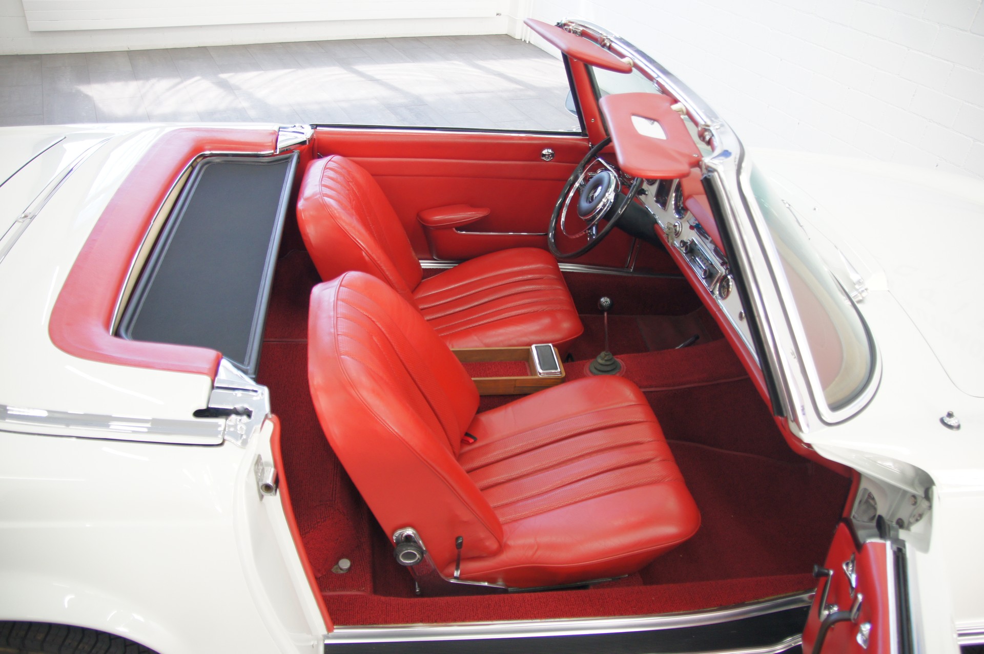 MERCEDES-BENZ SL Roadster-image-9