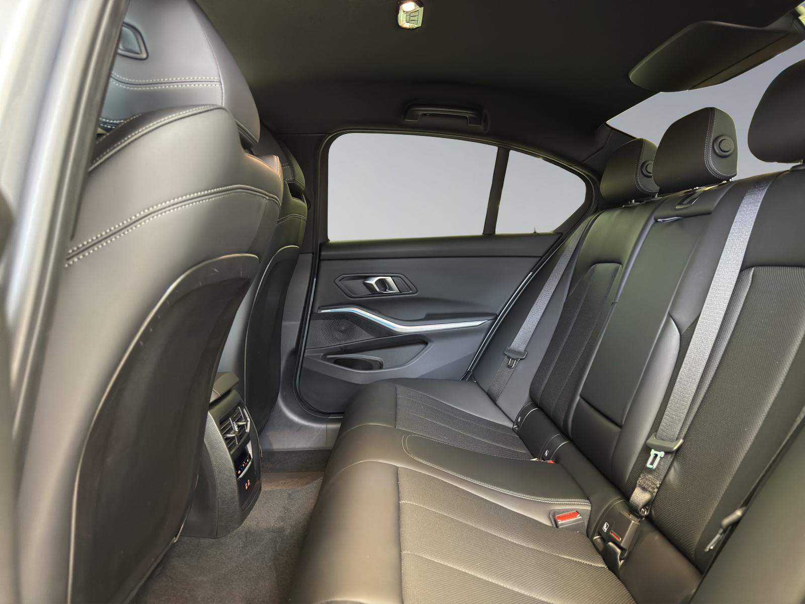 BMW 320d xDrive M Sport-image-15