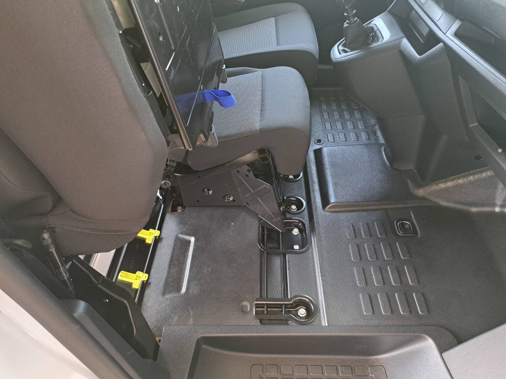 PEUGEOT Expert fourgon 1.5 BlueHDi 120cv - crochet-image-11