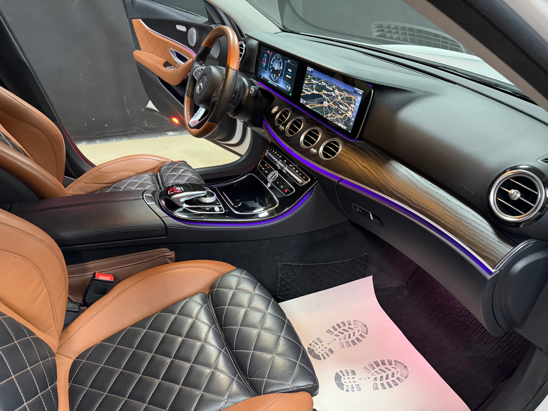 MERCEDES-BENZ E 350 d AMG LINE 9G-Tronic-image-10