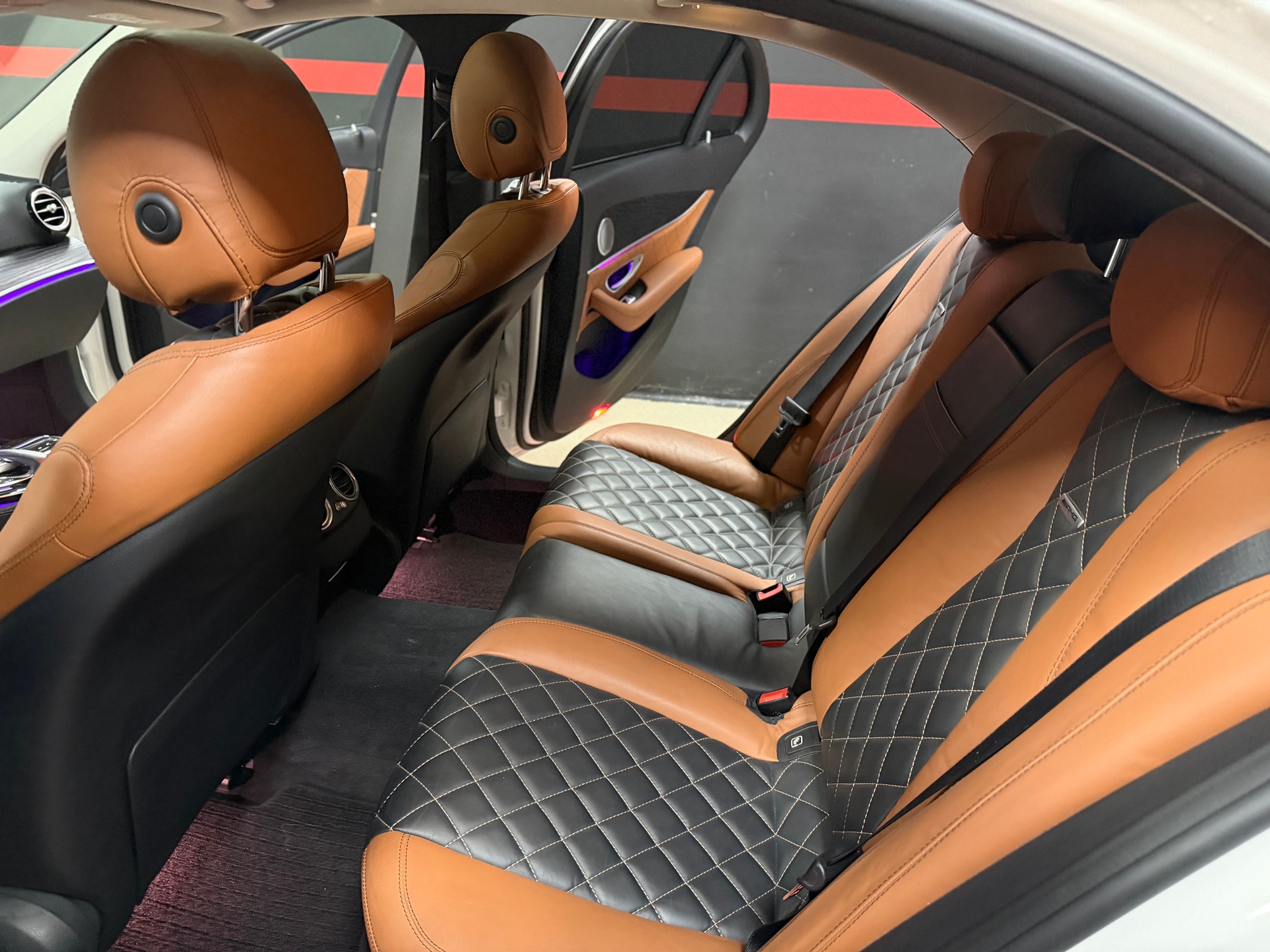 MERCEDES-BENZ E 350 d AMG LINE 9G-Tronic-image-8