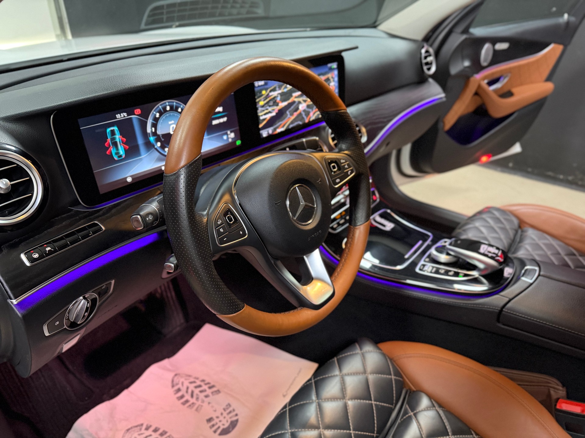 MERCEDES-BENZ E 350 d AMG LINE 9G-Tronic-image-5