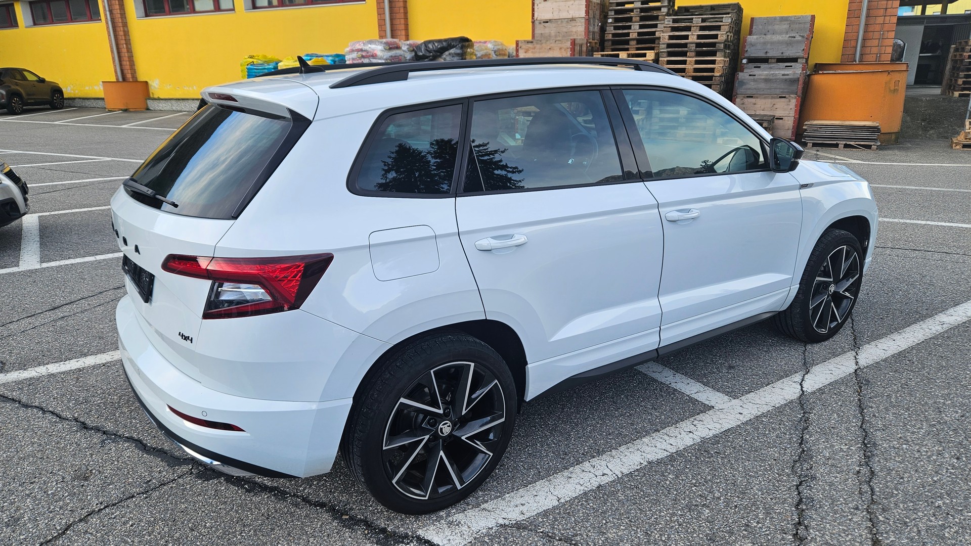 SKODA Karoq 2.0 TDI CR SportLine 4x4 DSG-image-3