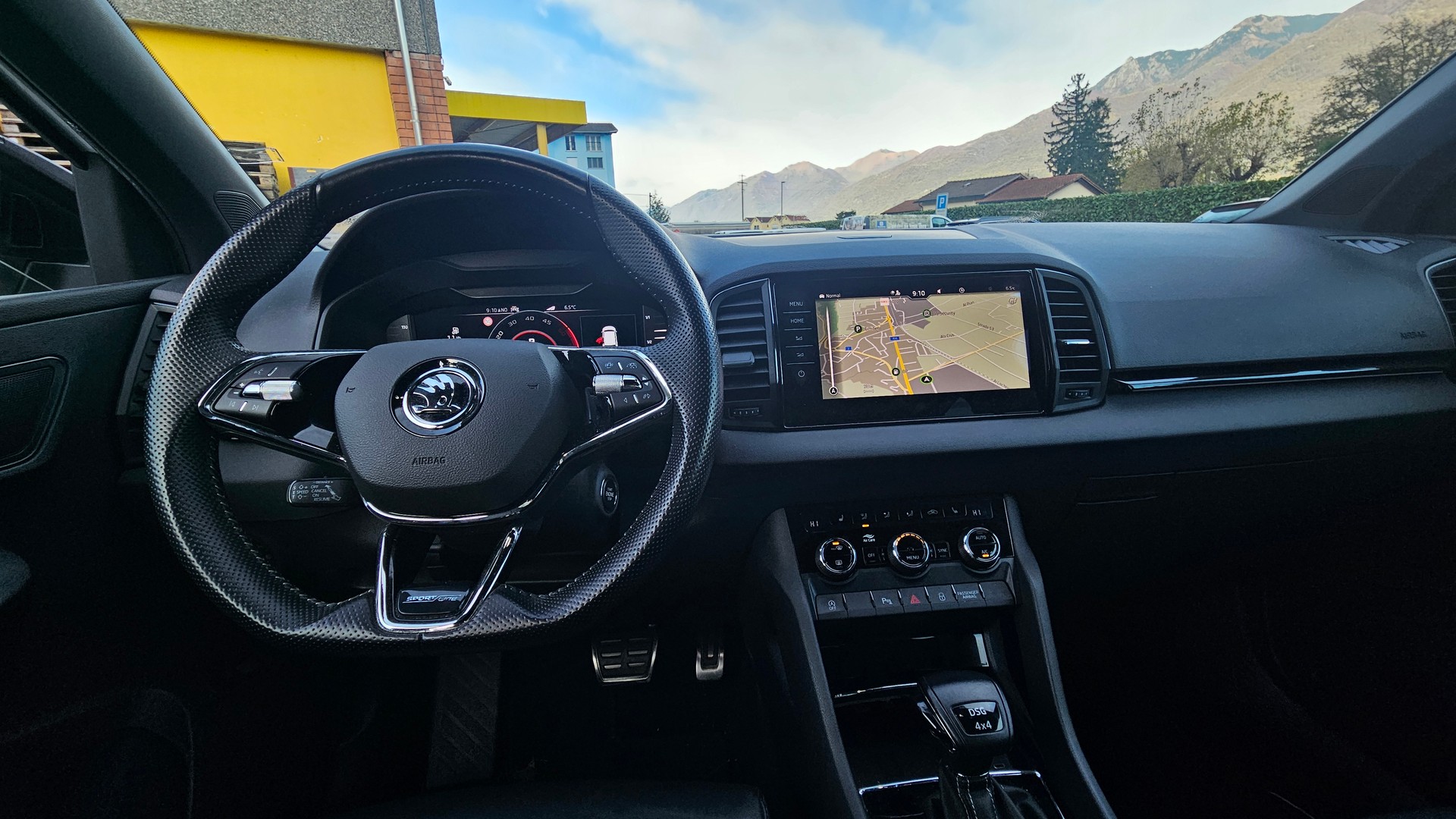 SKODA Karoq 2.0 TDI CR SportLine 4x4 DSG-image-5