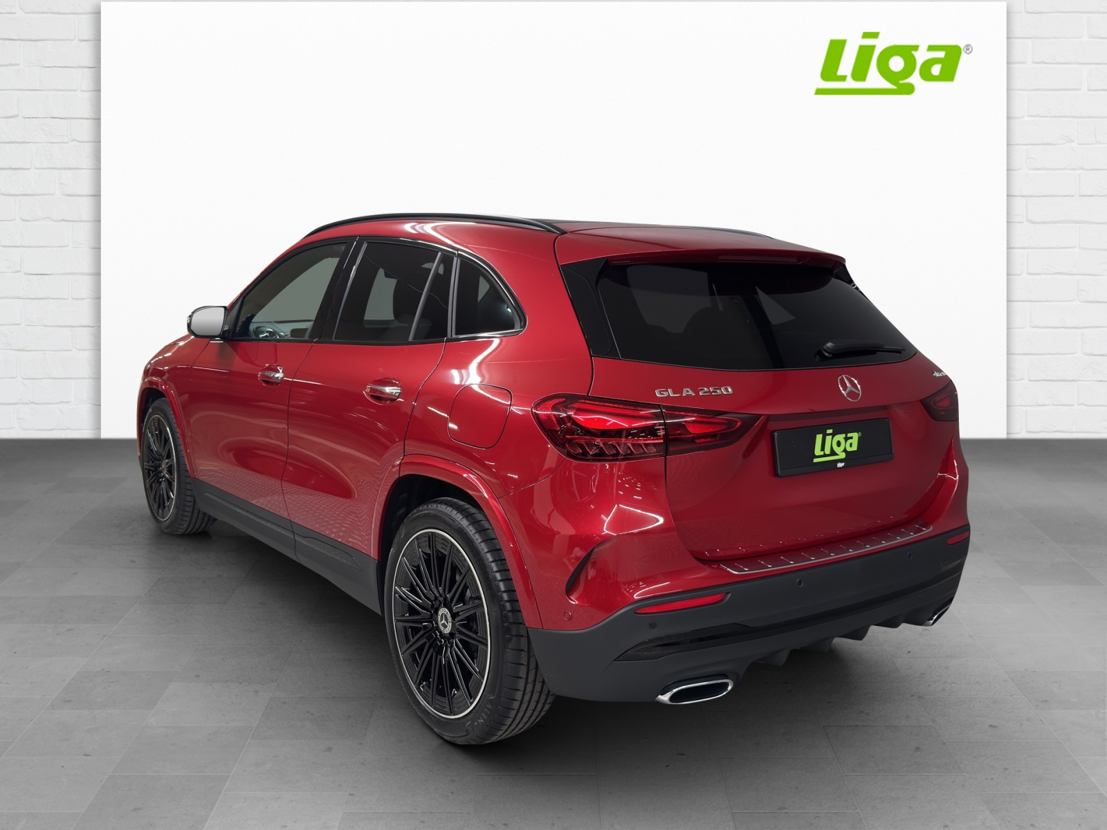 MERCEDES-BENZ GLA 250 Swiss Star-image-3