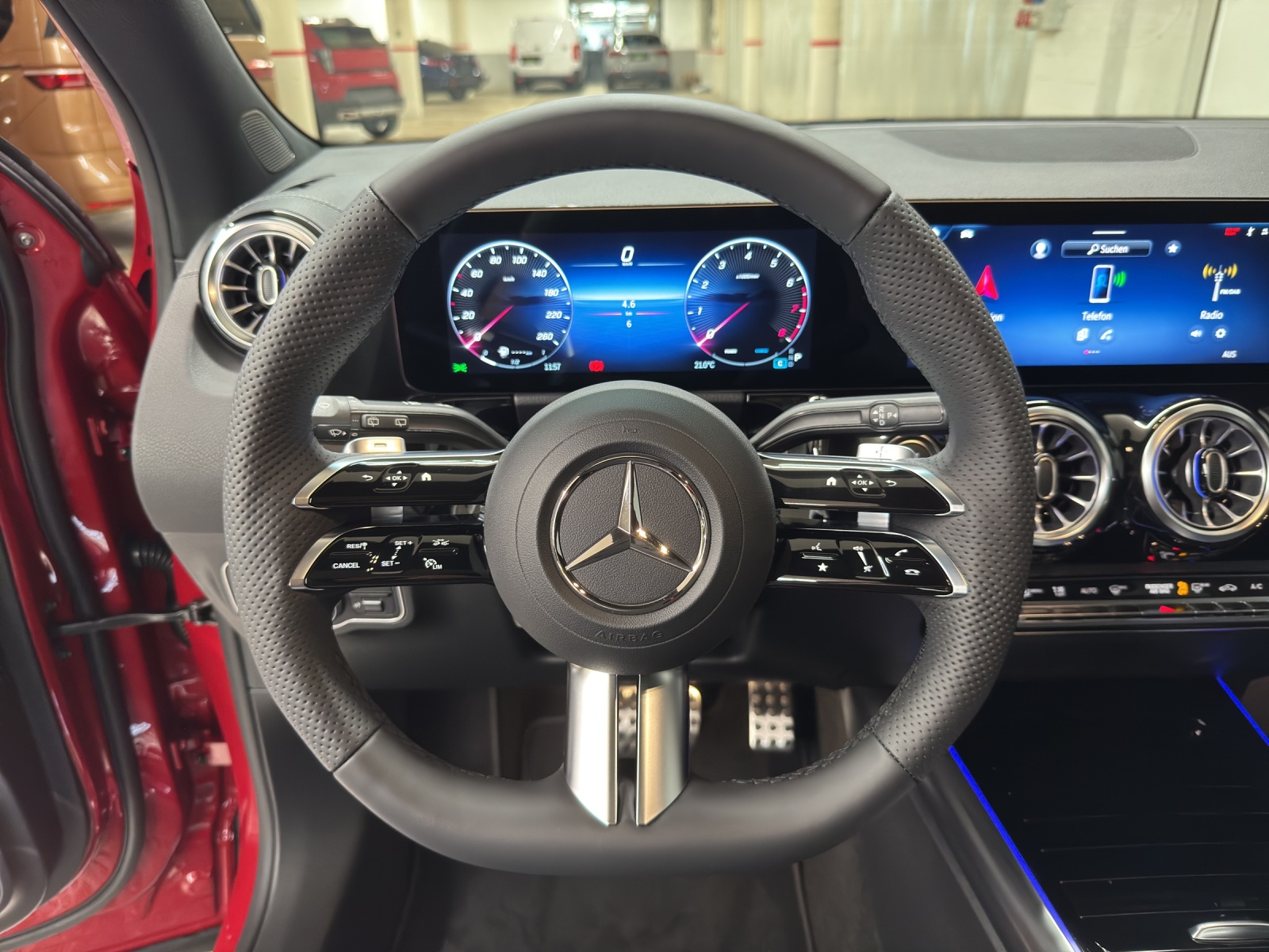 MERCEDES-BENZ GLA 250 Swiss Star-image-14