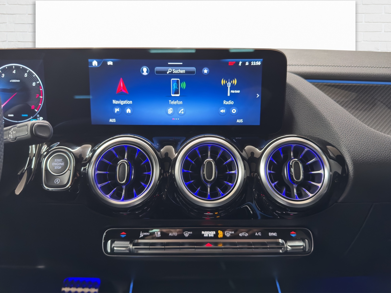 MERCEDES-BENZ GLA 250 Swiss Star-image-8