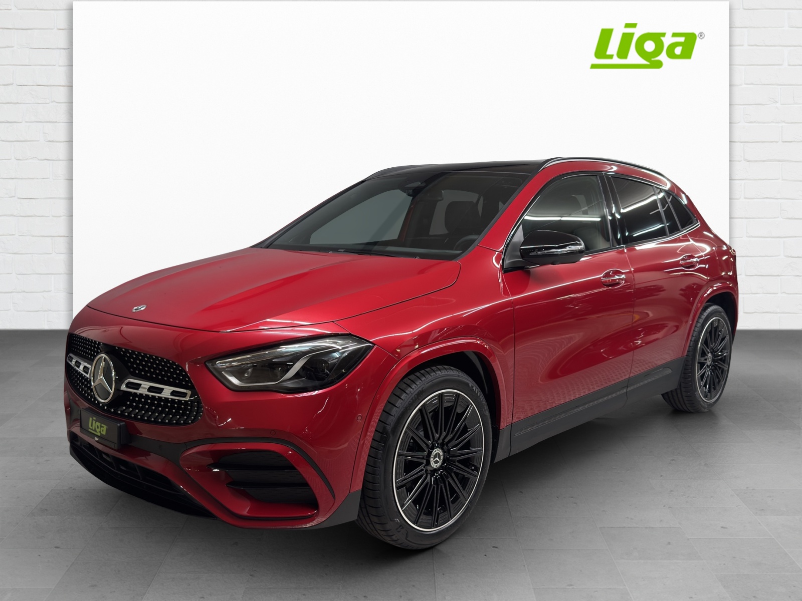 MERCEDES-BENZ GLA 250 Swiss Star-image-1
