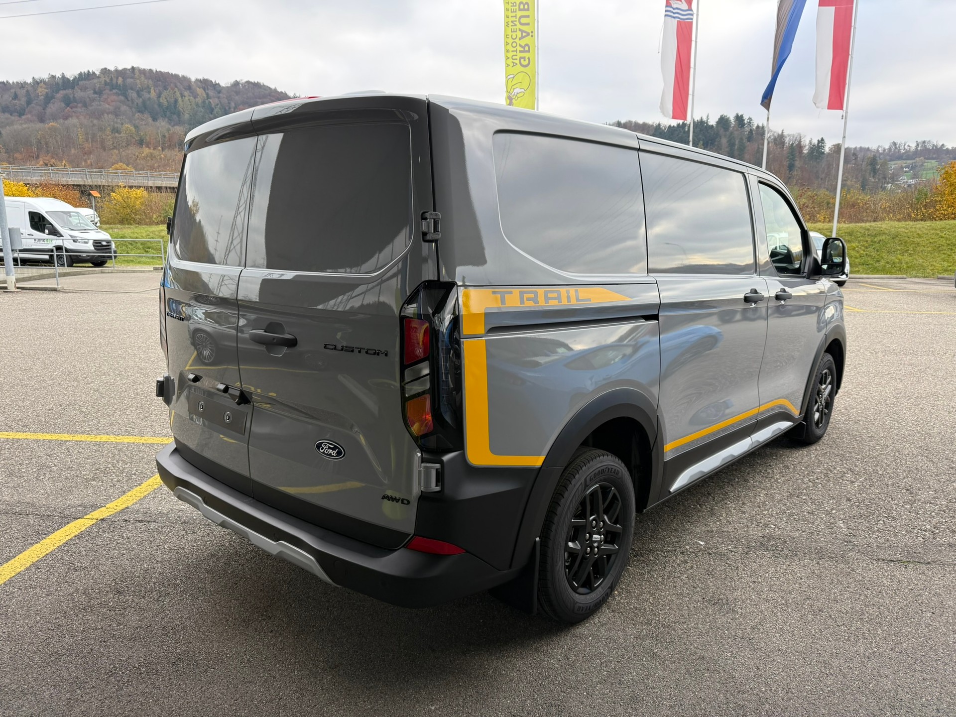 FORD Transit Custom Van 320 L1H1 Trail Automat AWD 4x4-image-5