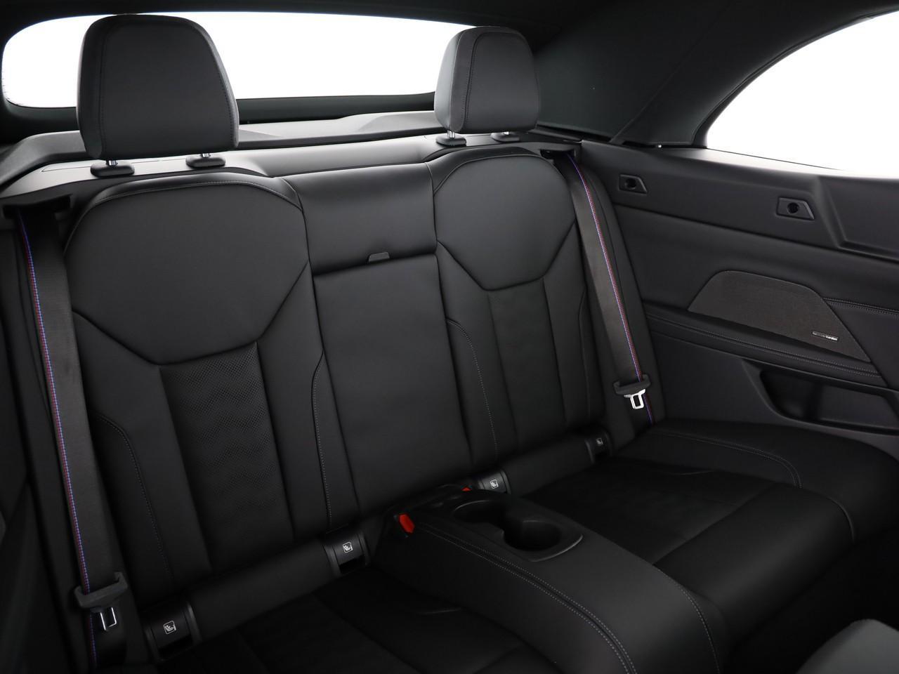 BMW M4 Cabrio Competition M xDrive-image-15