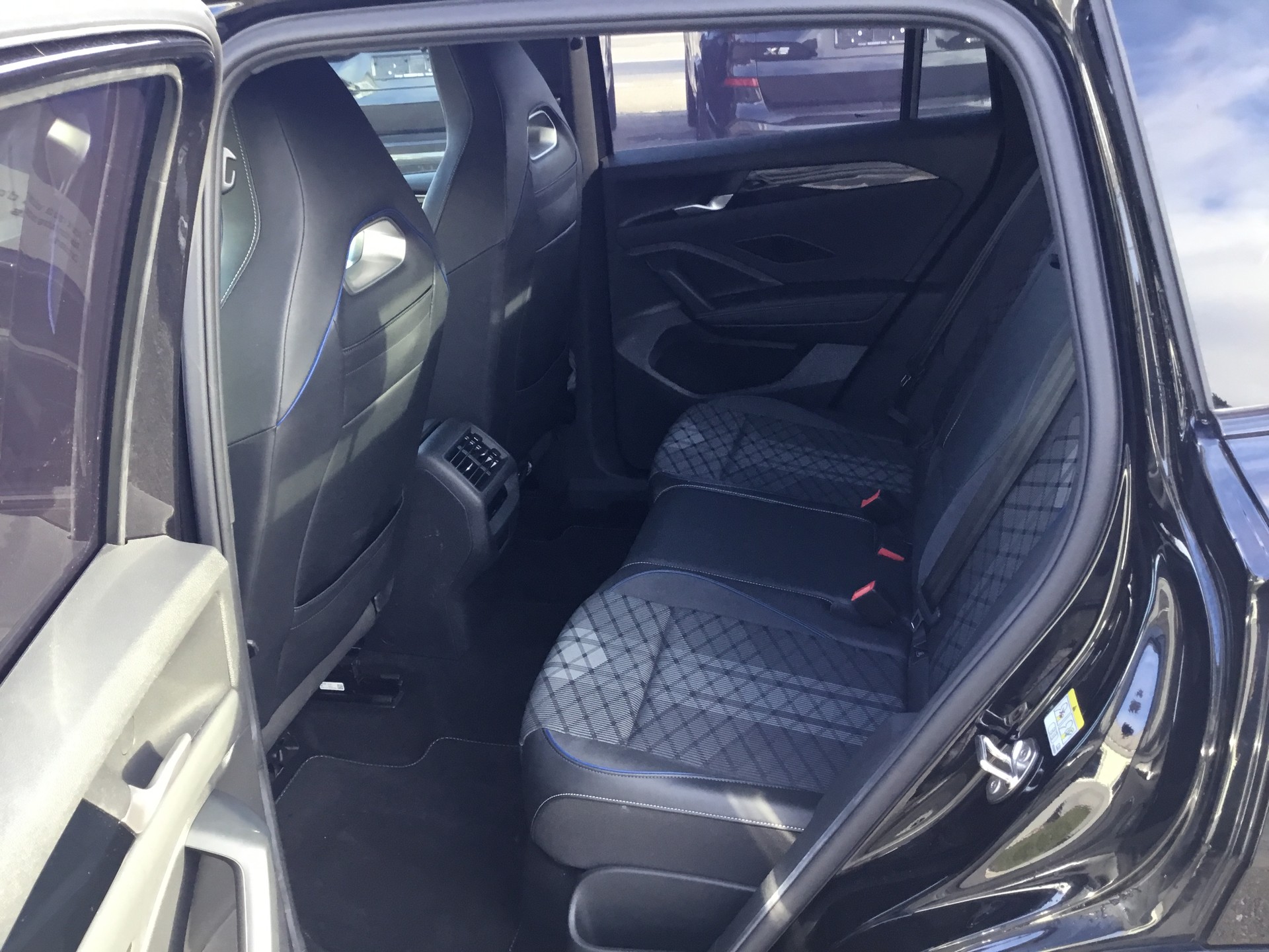 VW Tiguan 2.0 TSI DSG R-Line 4Motion-image-14