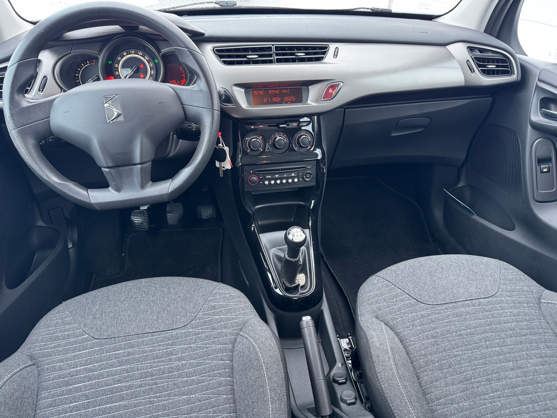 CITROEN C3 1.2i Séduction-image-1