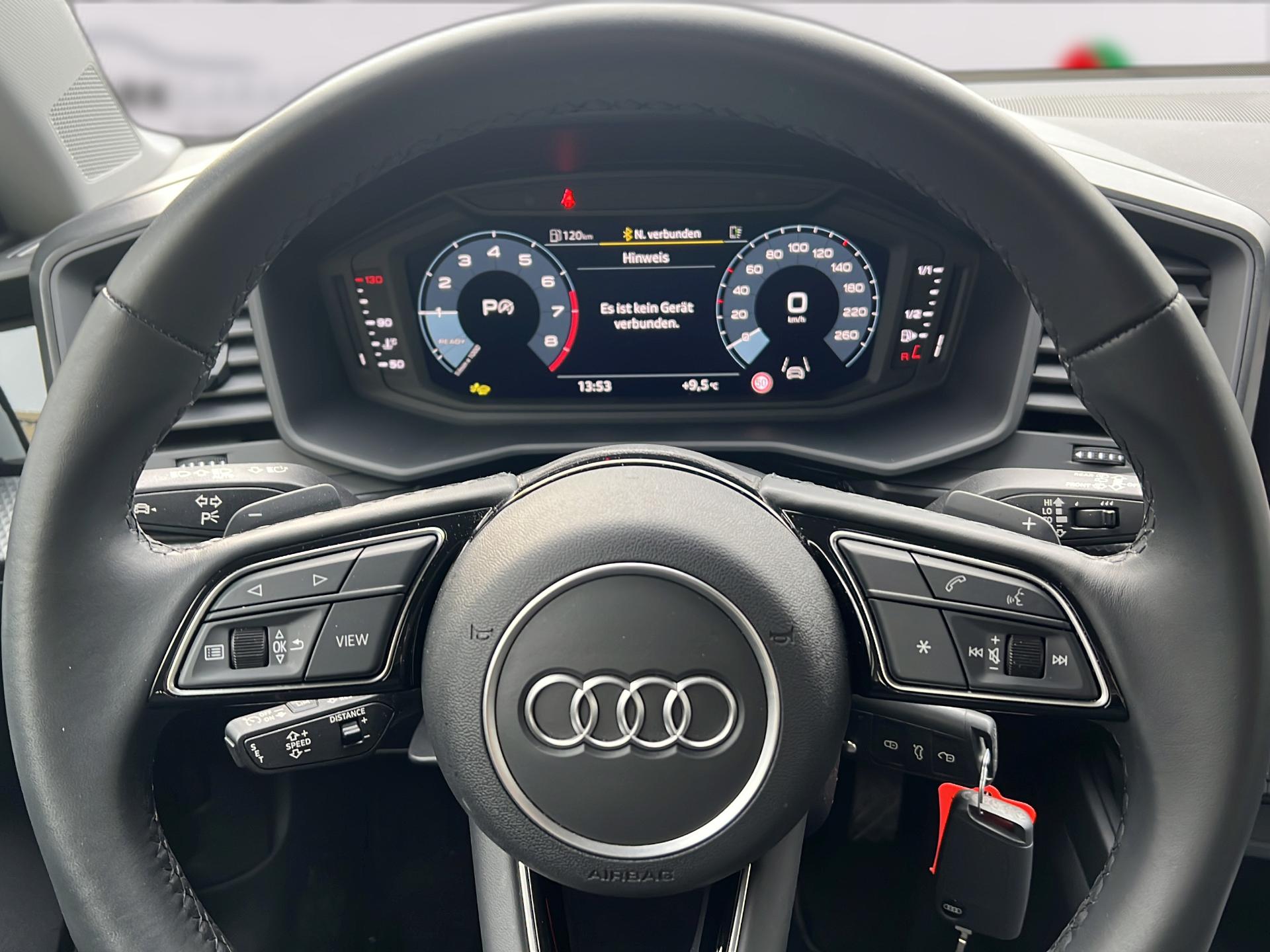 AUDI A1 Sportback 1.0 30 TFSI Attraction S-Tronic-image-9