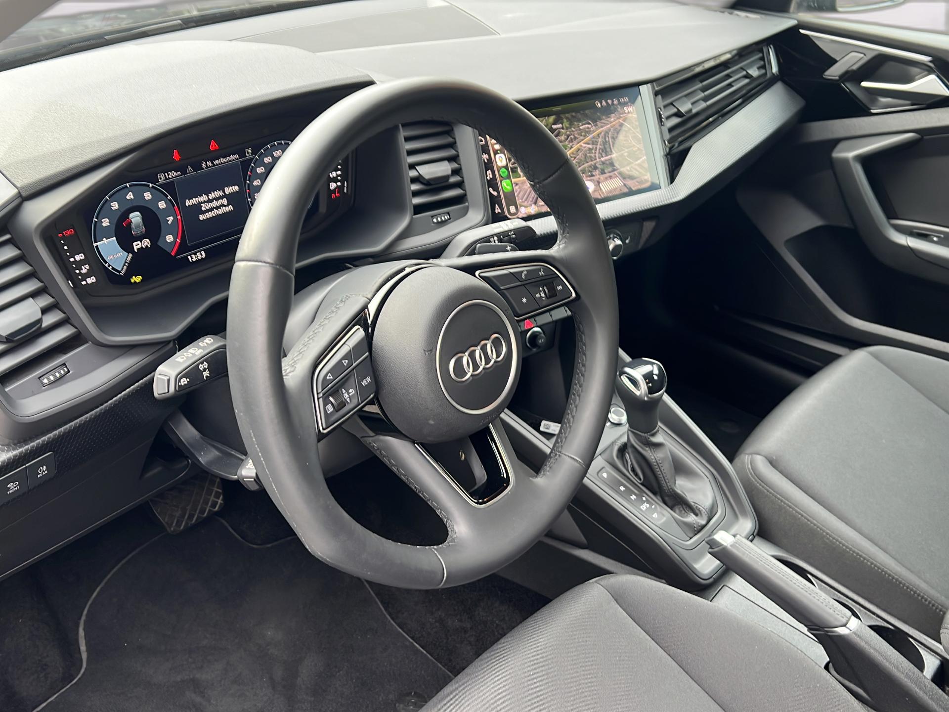 AUDI A1 Sportback 1.0 30 TFSI Attraction S-Tronic-image-8