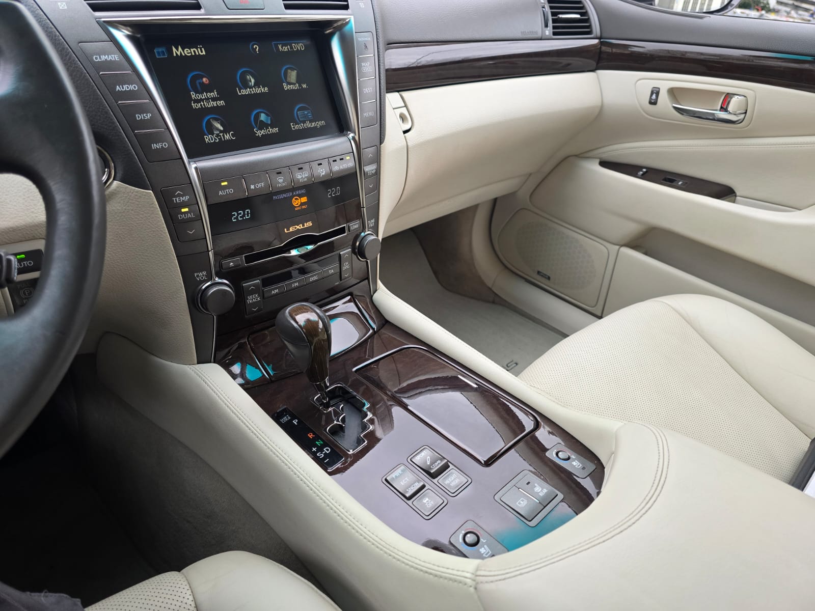 LEXUS LS 460 Automatic-image-23