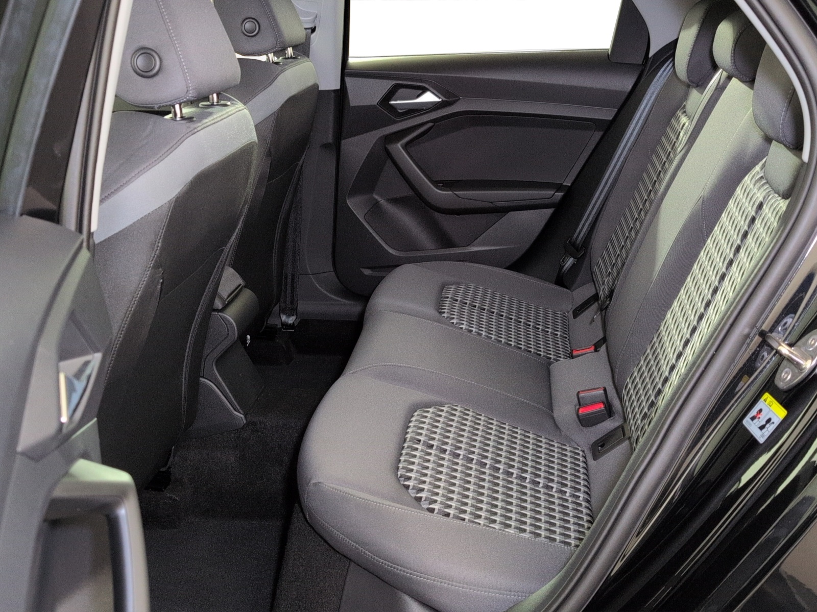 AUDI A1 Sportback 30 TFSI Attraction S-tronic-image-7