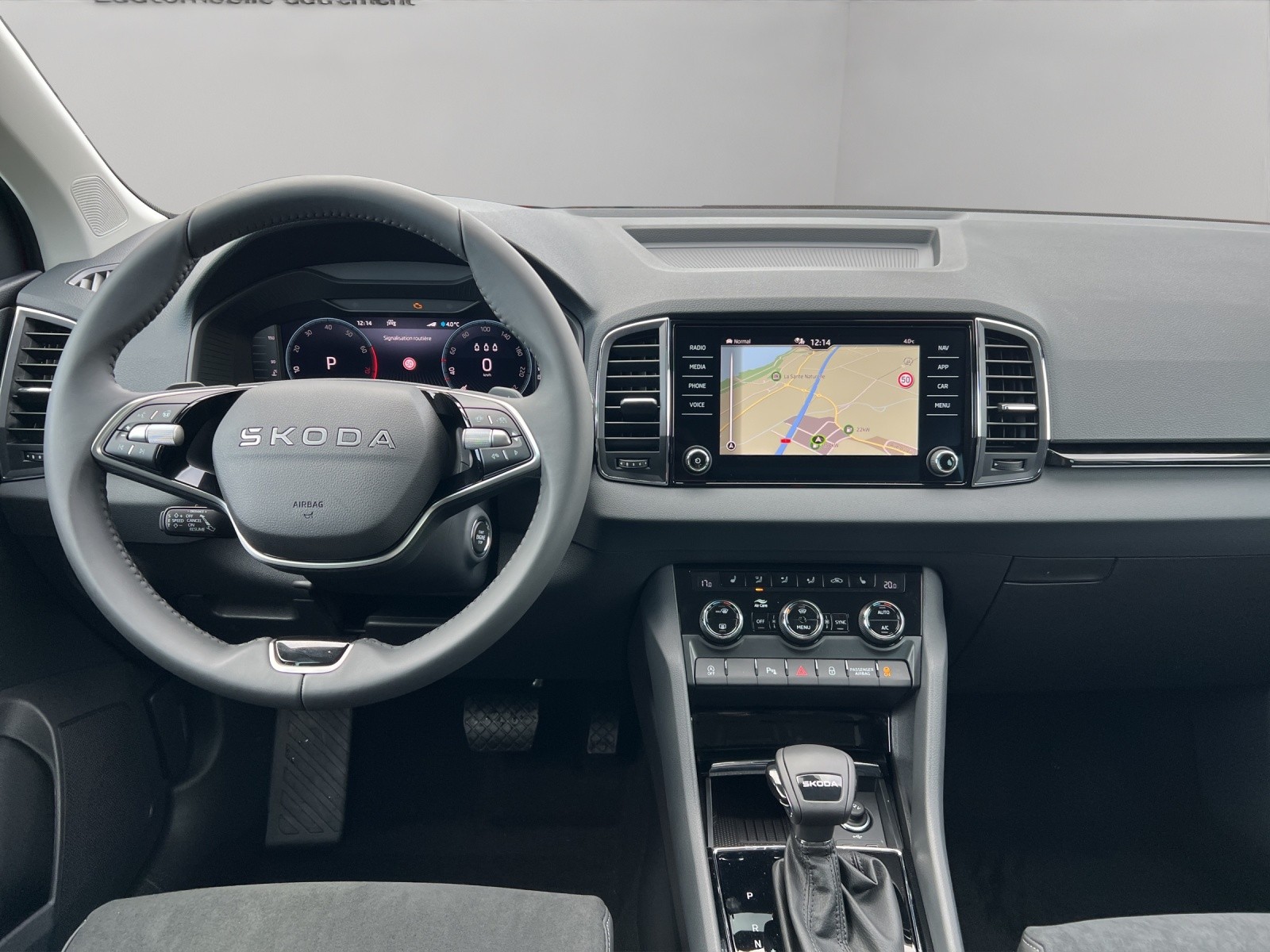 SKODA Karoq 1.5 TSI Dynamic DSG-image-9
