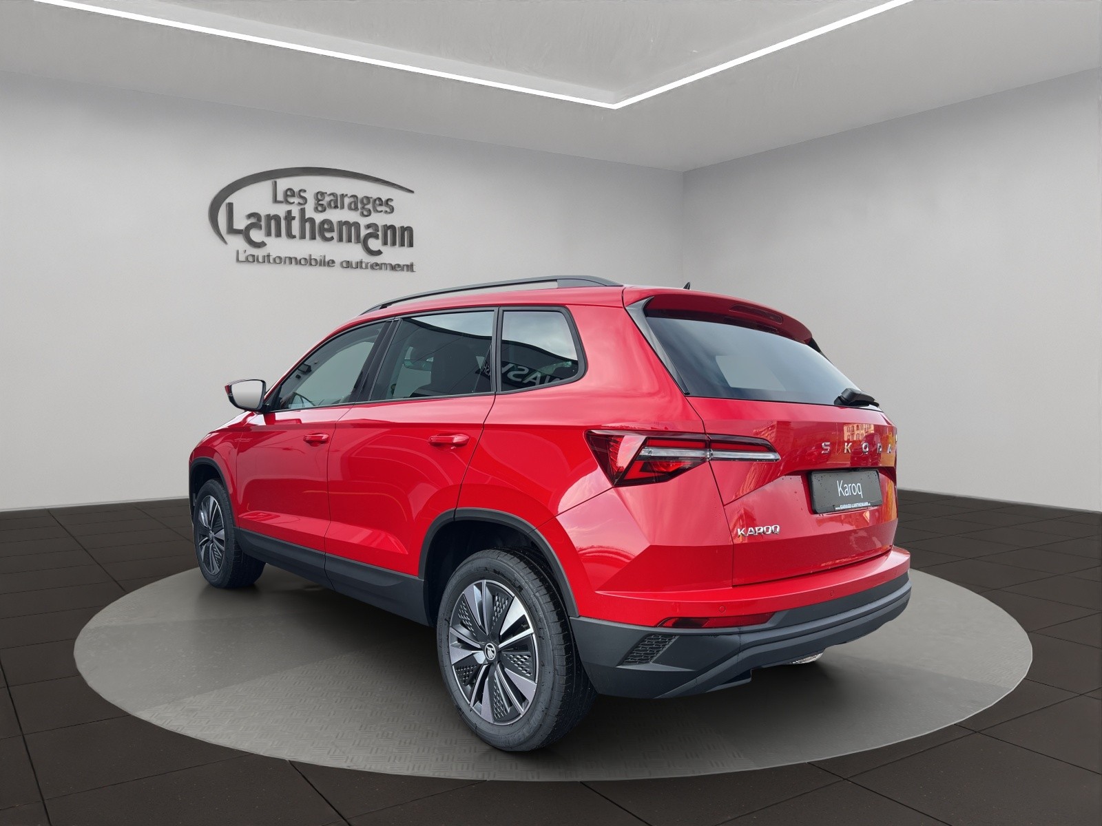 SKODA Karoq 1.5 TSI Dynamic DSG-image-4