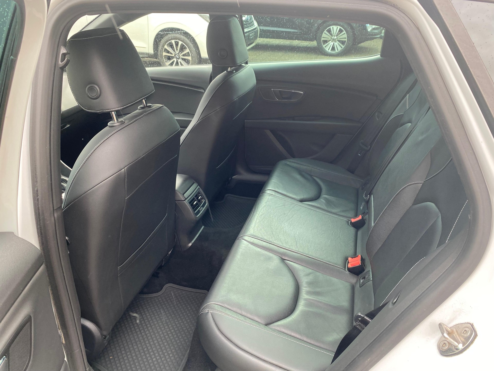 SEAT Leon 2.0 TSI 290 Cupra DSG-image-7