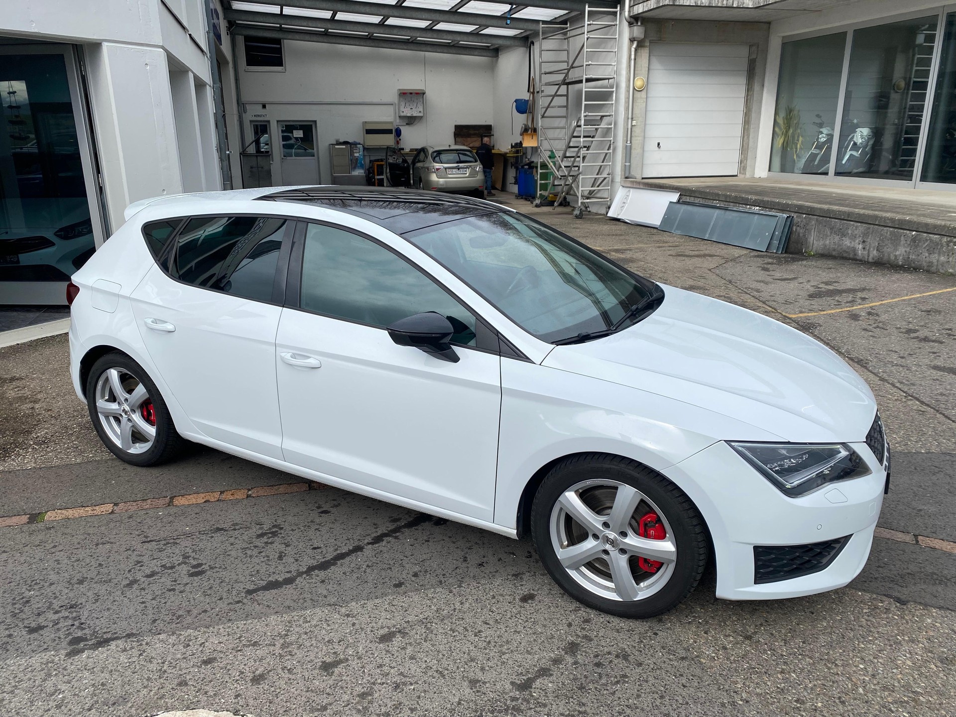 SEAT Leon 2.0 TSI 290 Cupra DSG-image-4