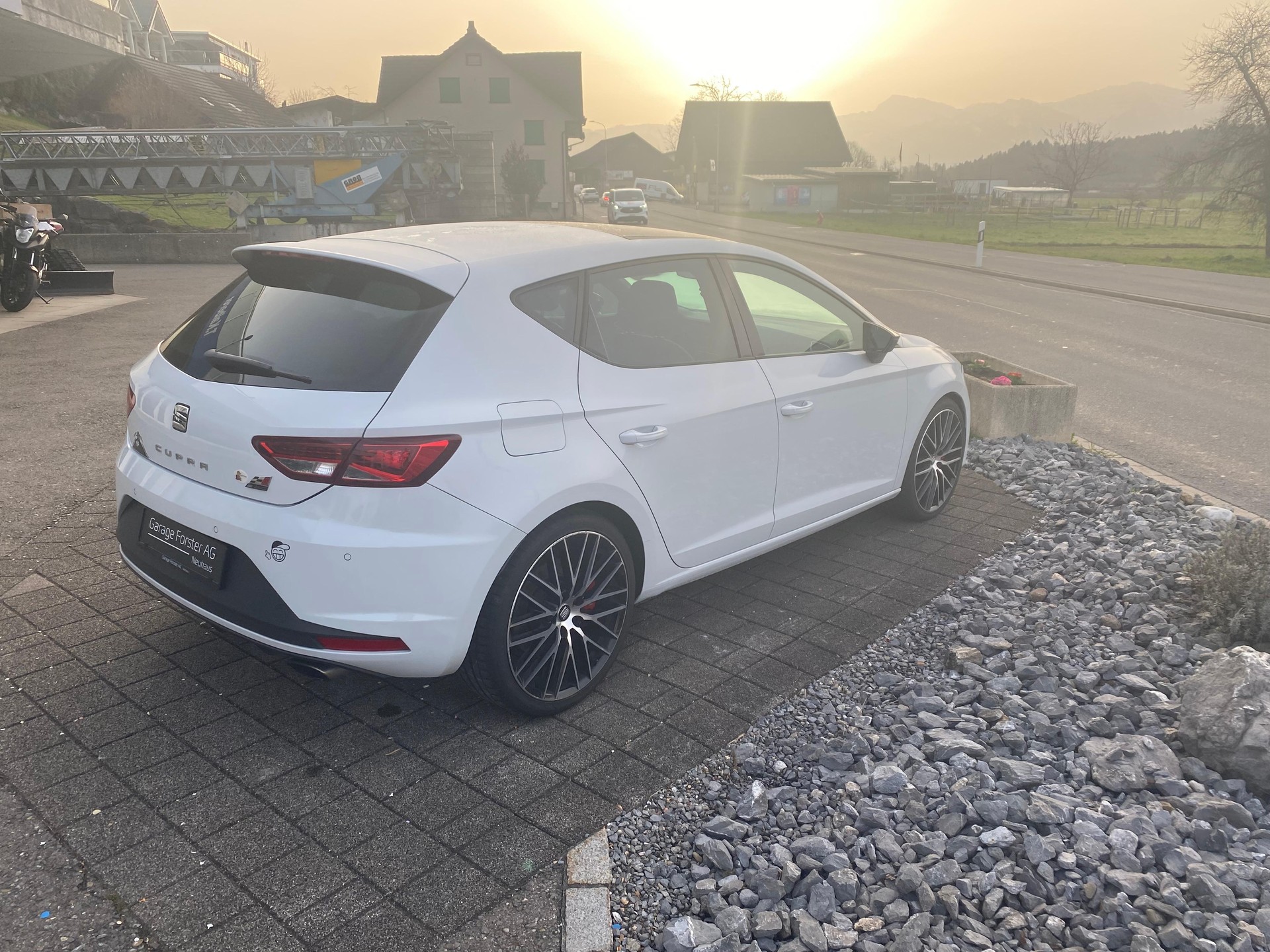 SEAT Leon 2.0 TSI 290 Cupra DSG-image-2
