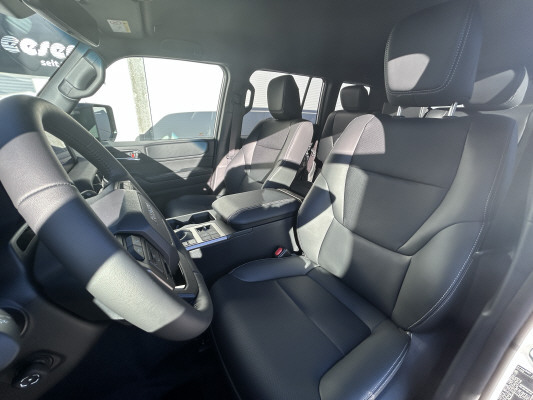 TOYOTA LandCruiser 2.8 48V Style-image-6