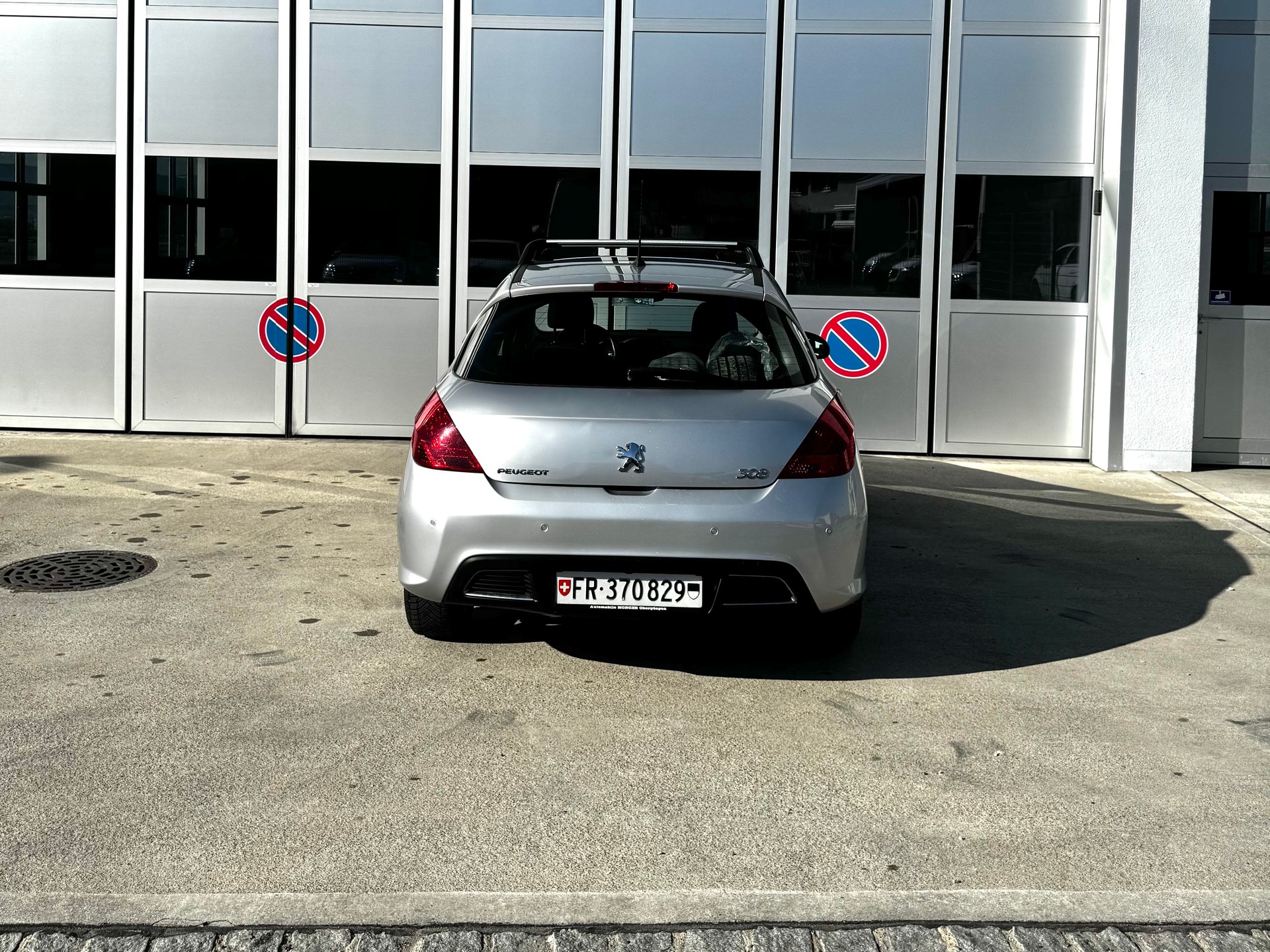 PEUGEOT 308 1.6 16V T Swiss Edition-image-5
