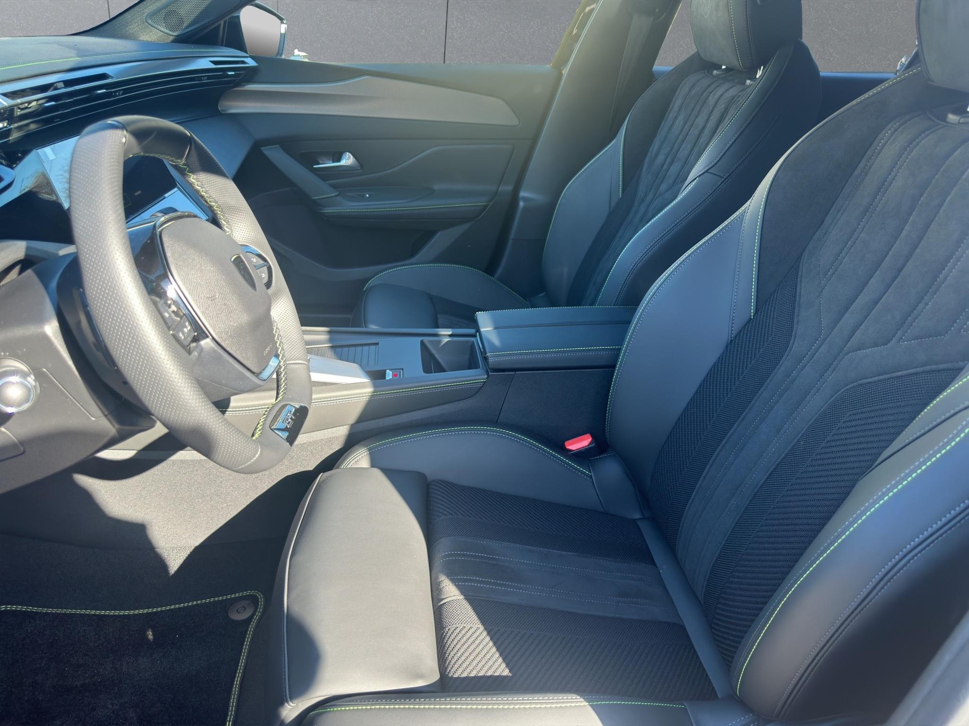 PEUGEOT 308 SW 1.2 Hybrid GT-image-8