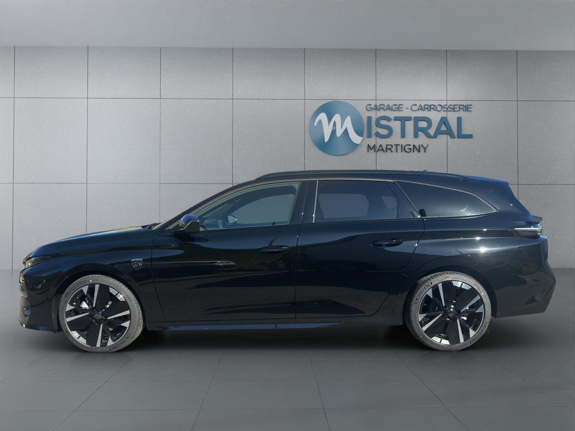 PEUGEOT 308 SW 1.2 Hybrid GT-image-1