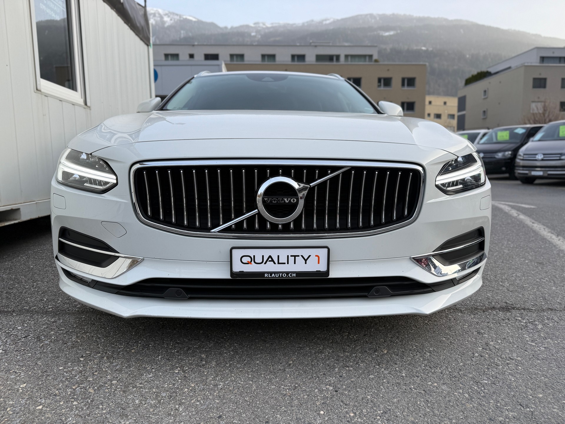 VOLVO V90 D4 Inscription-image-11