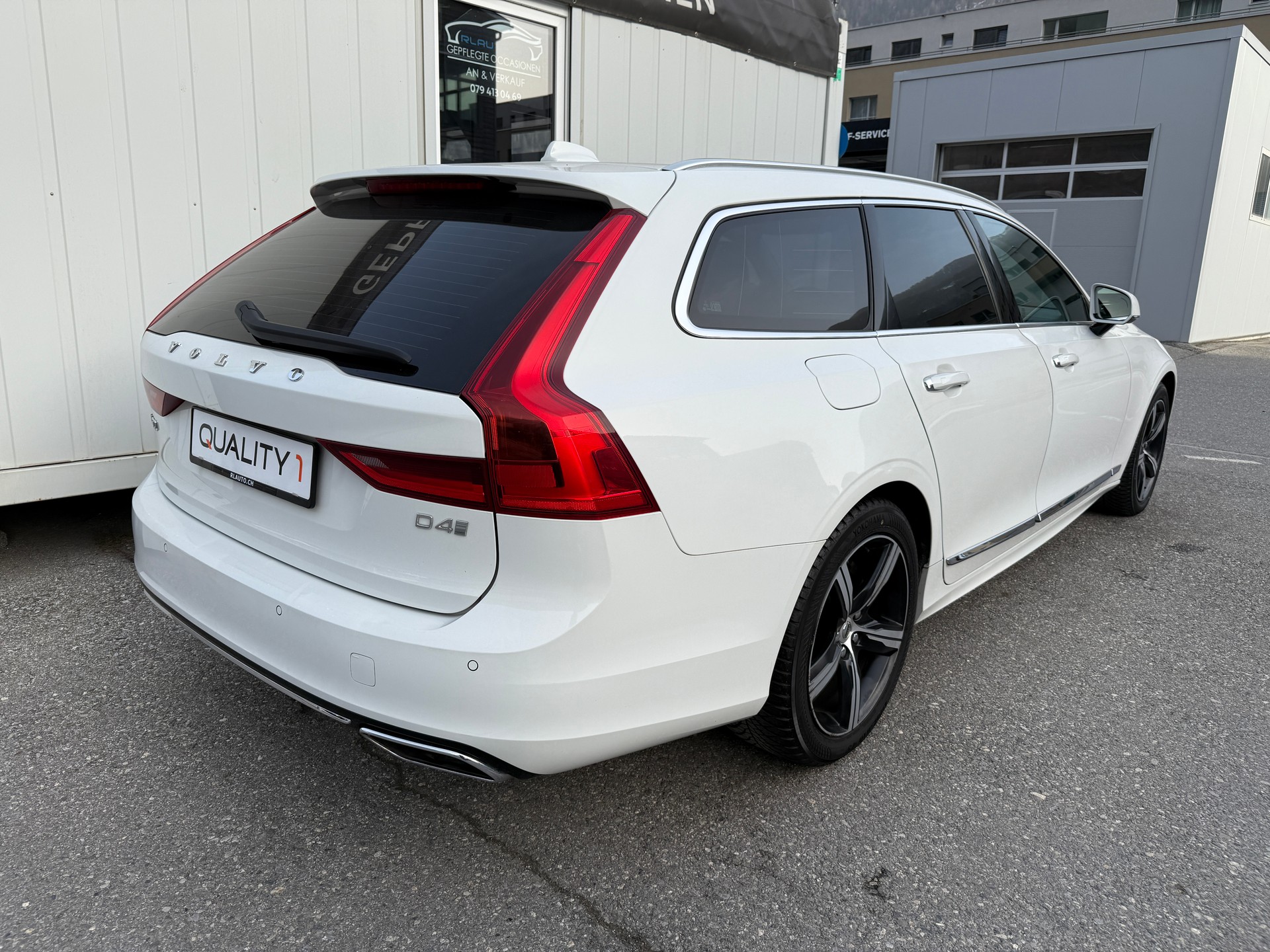 VOLVO V90 D4 Inscription-image-3