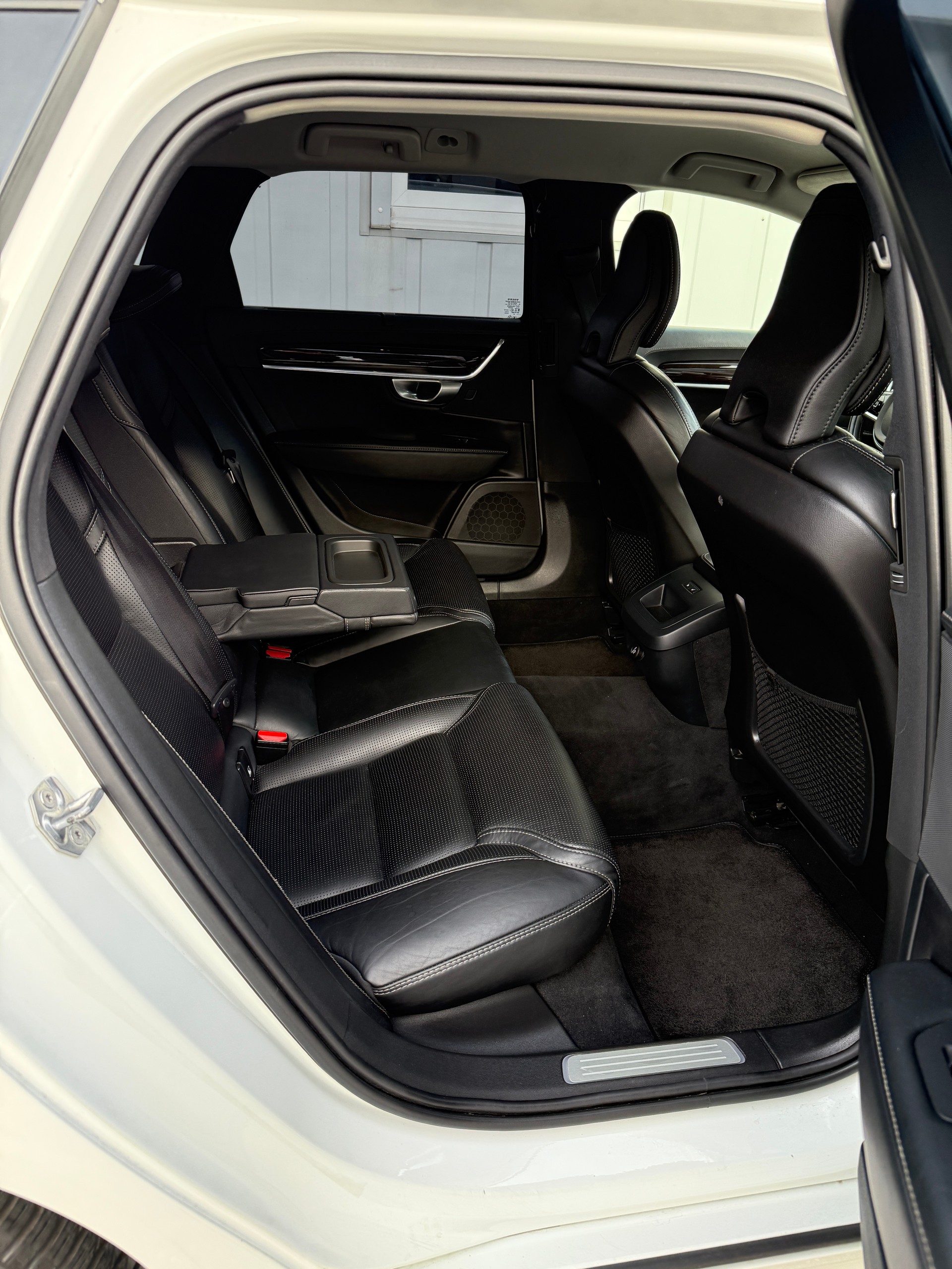 VOLVO V90 D4 Inscription-image-12