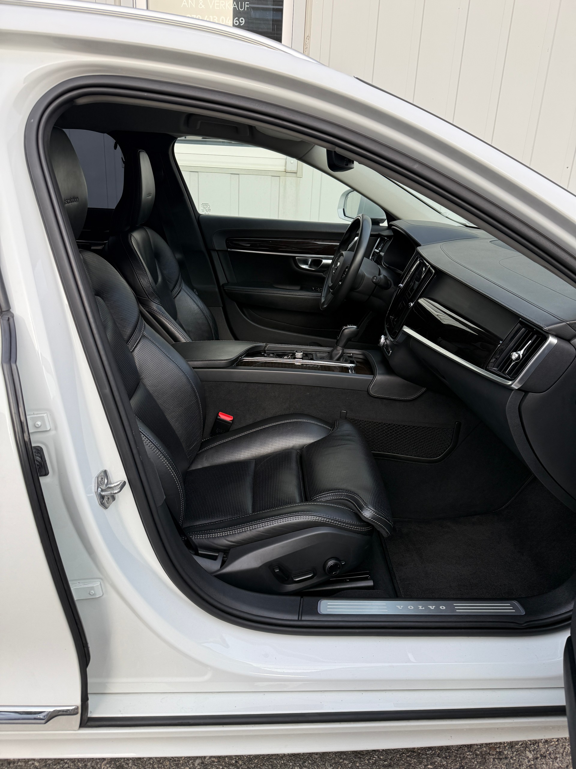 VOLVO V90 D4 Inscription-image-13