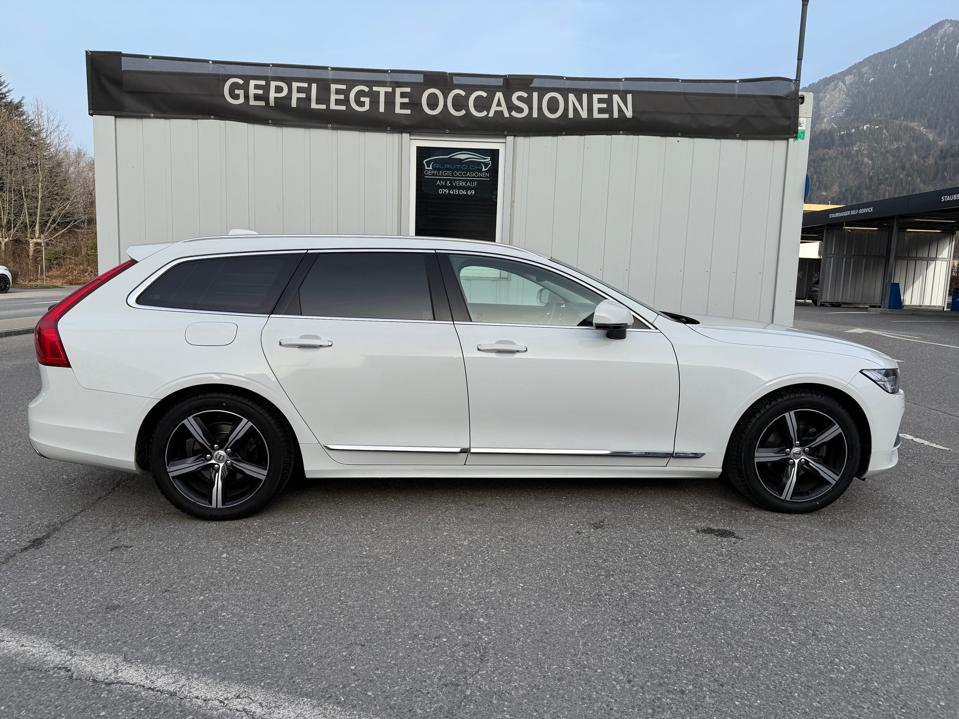 VOLVO V90 D4 Inscription-image-2