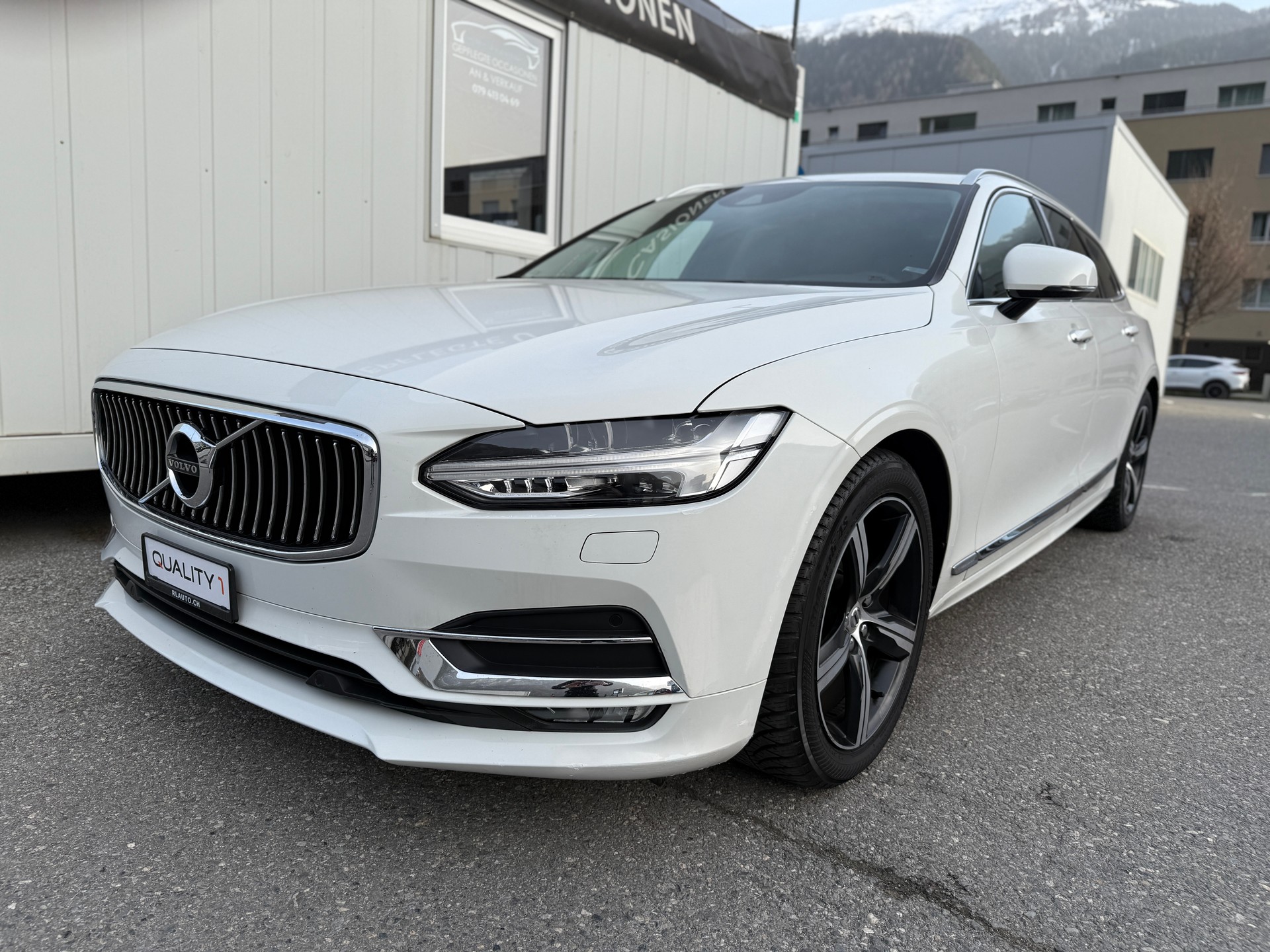 VOLVO V90 D4 Inscription-image-9