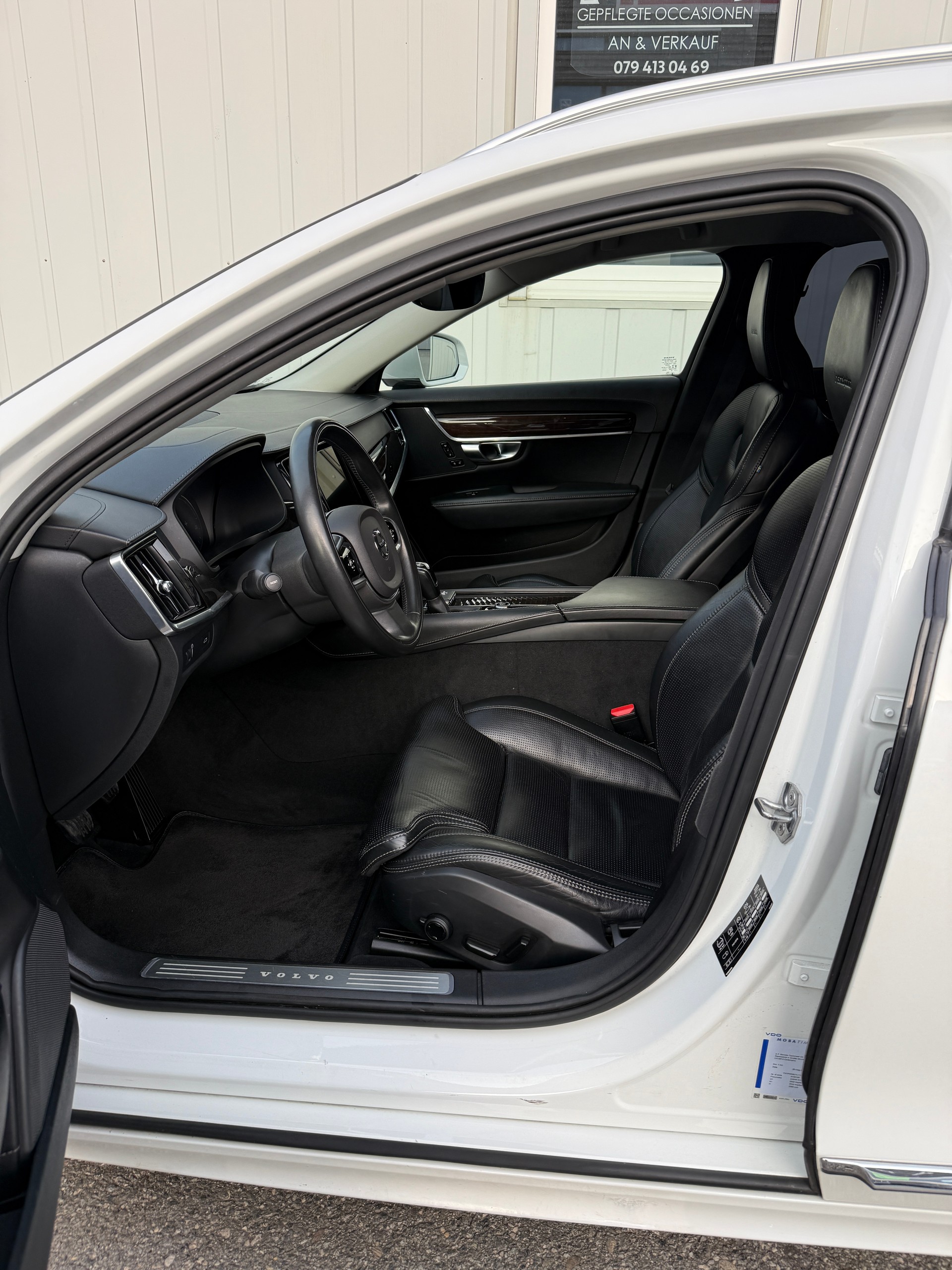 VOLVO V90 D4 Inscription-image-14