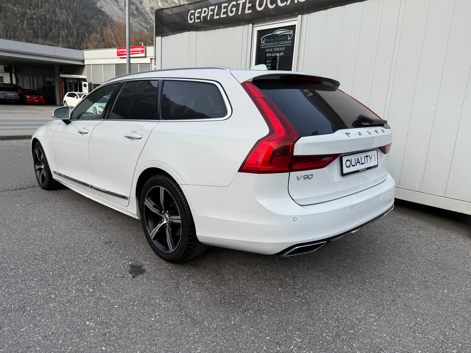 VOLVO V90 D4 Inscription-image-6