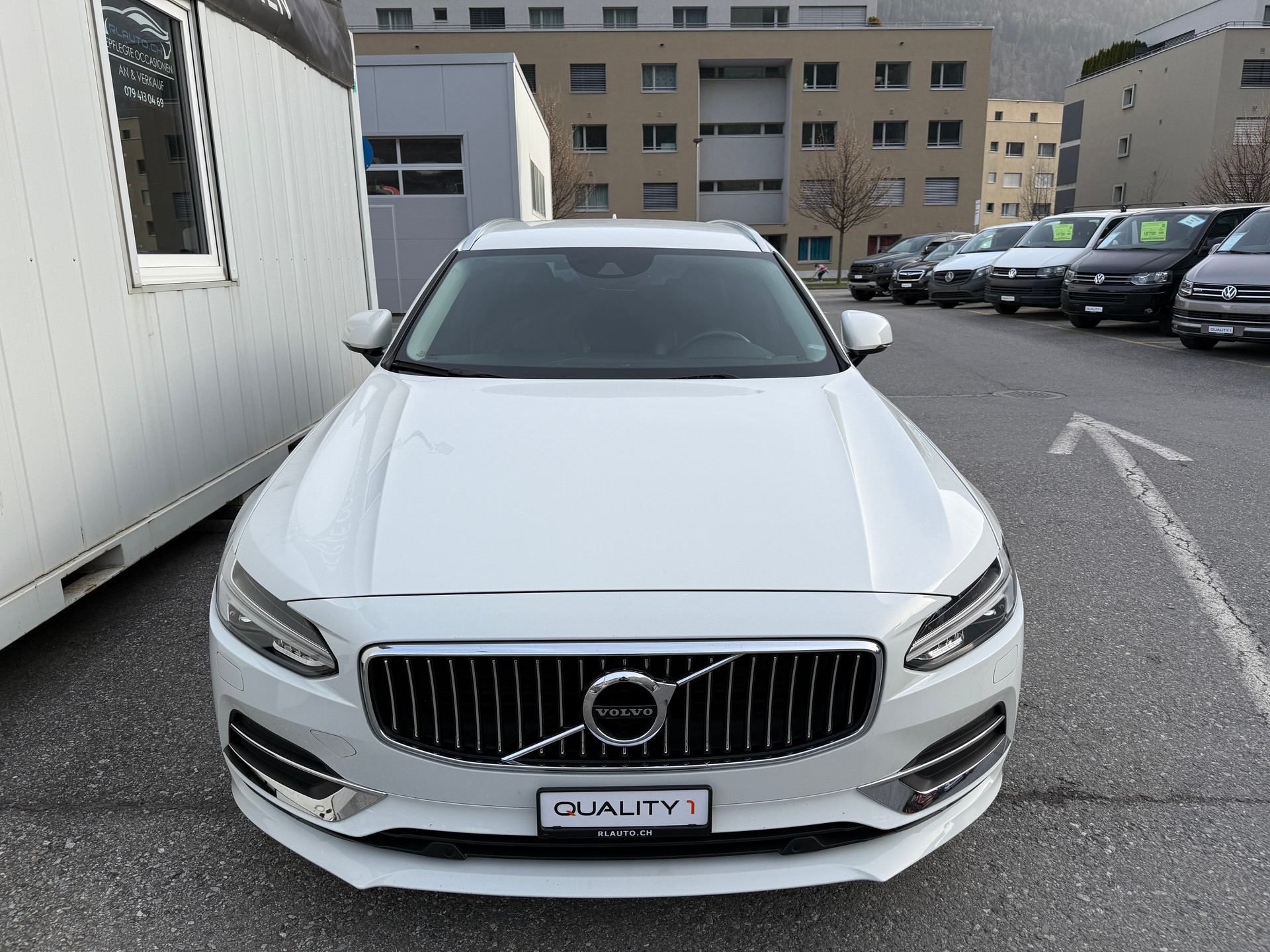 VOLVO V90 D4 Inscription-image-10