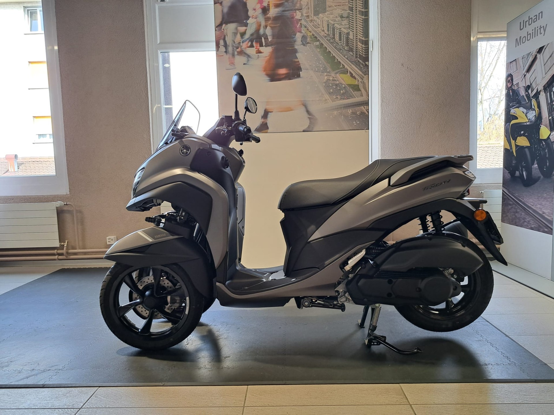 YAMAHA Tricity MW 125-showroom-element-2